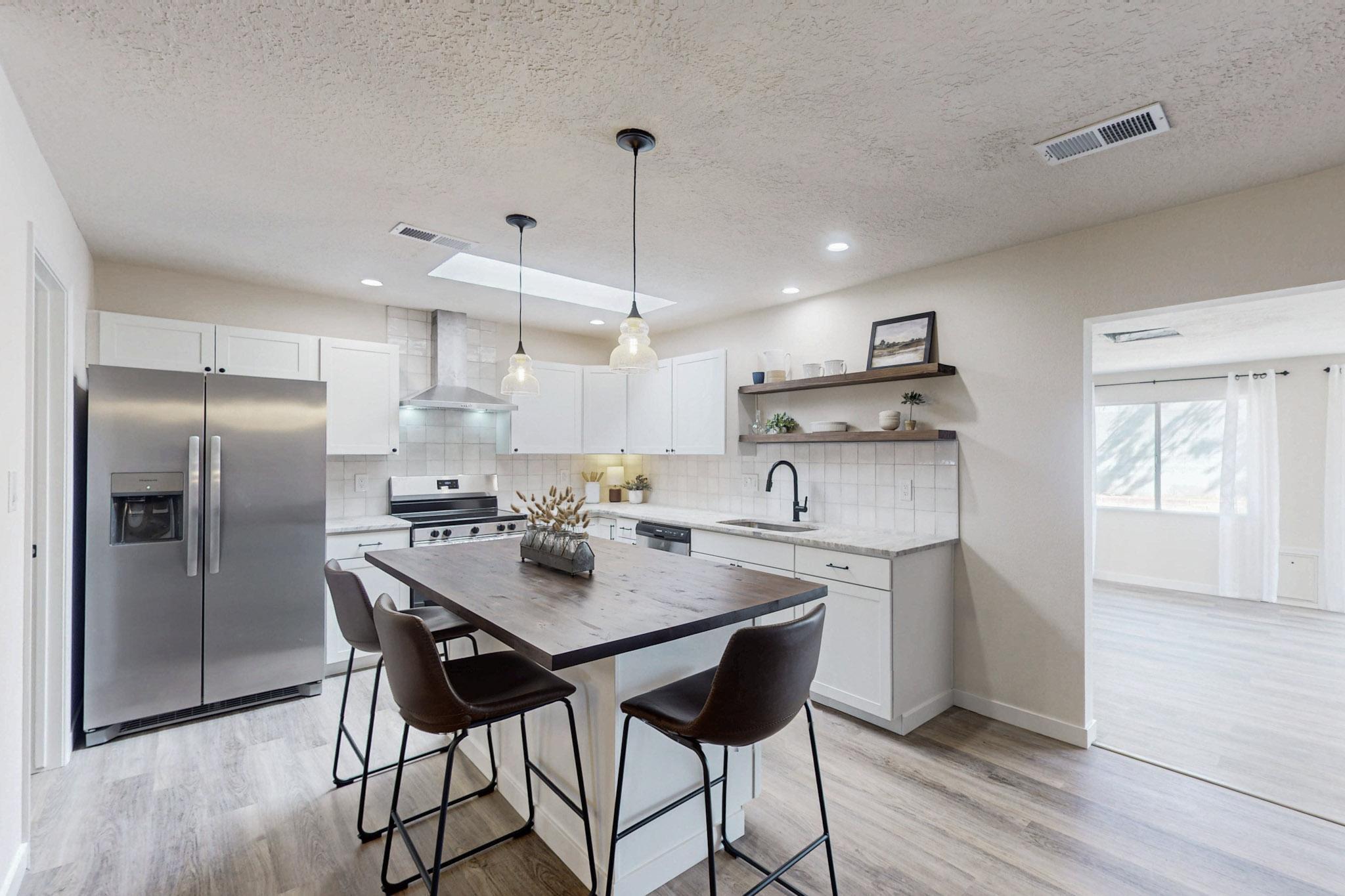 7105 HILDEGARDE Drive NE