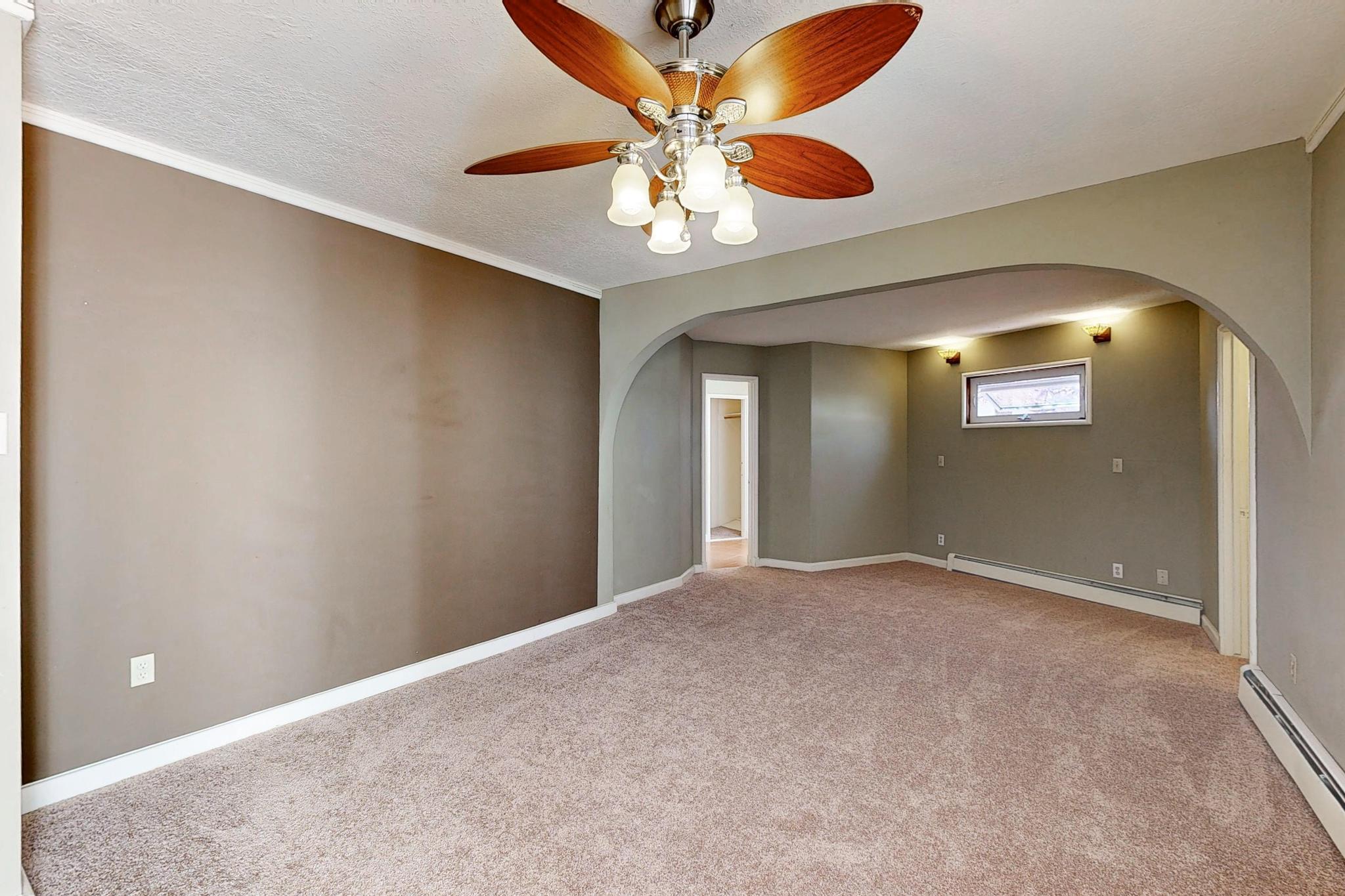 713 WELLESLEY Drive NE