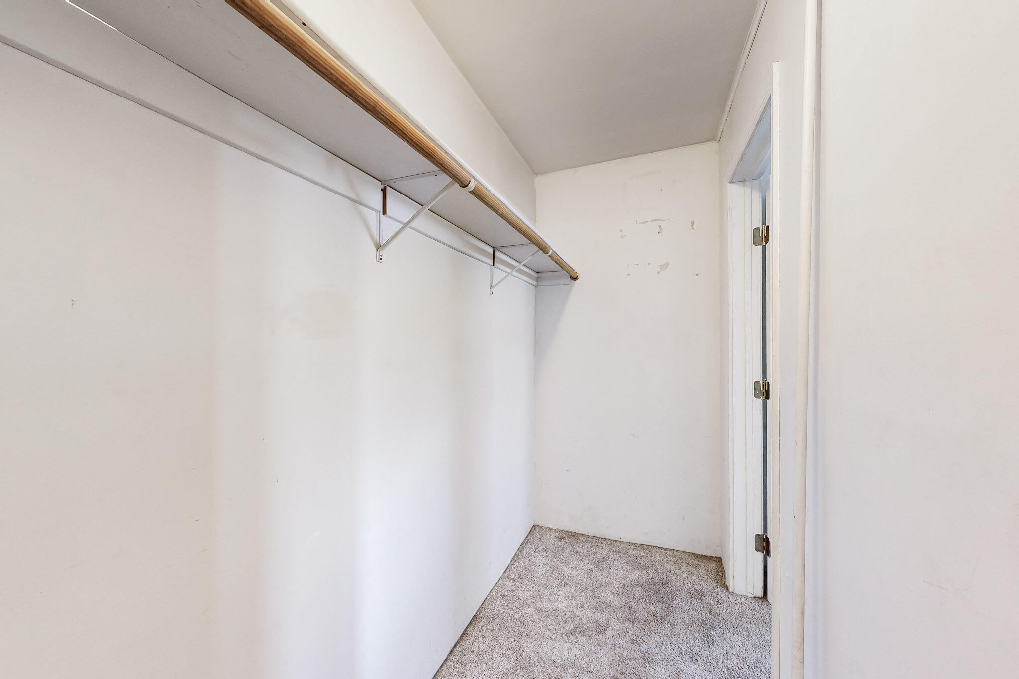 2725 HERMOSA Drive NE