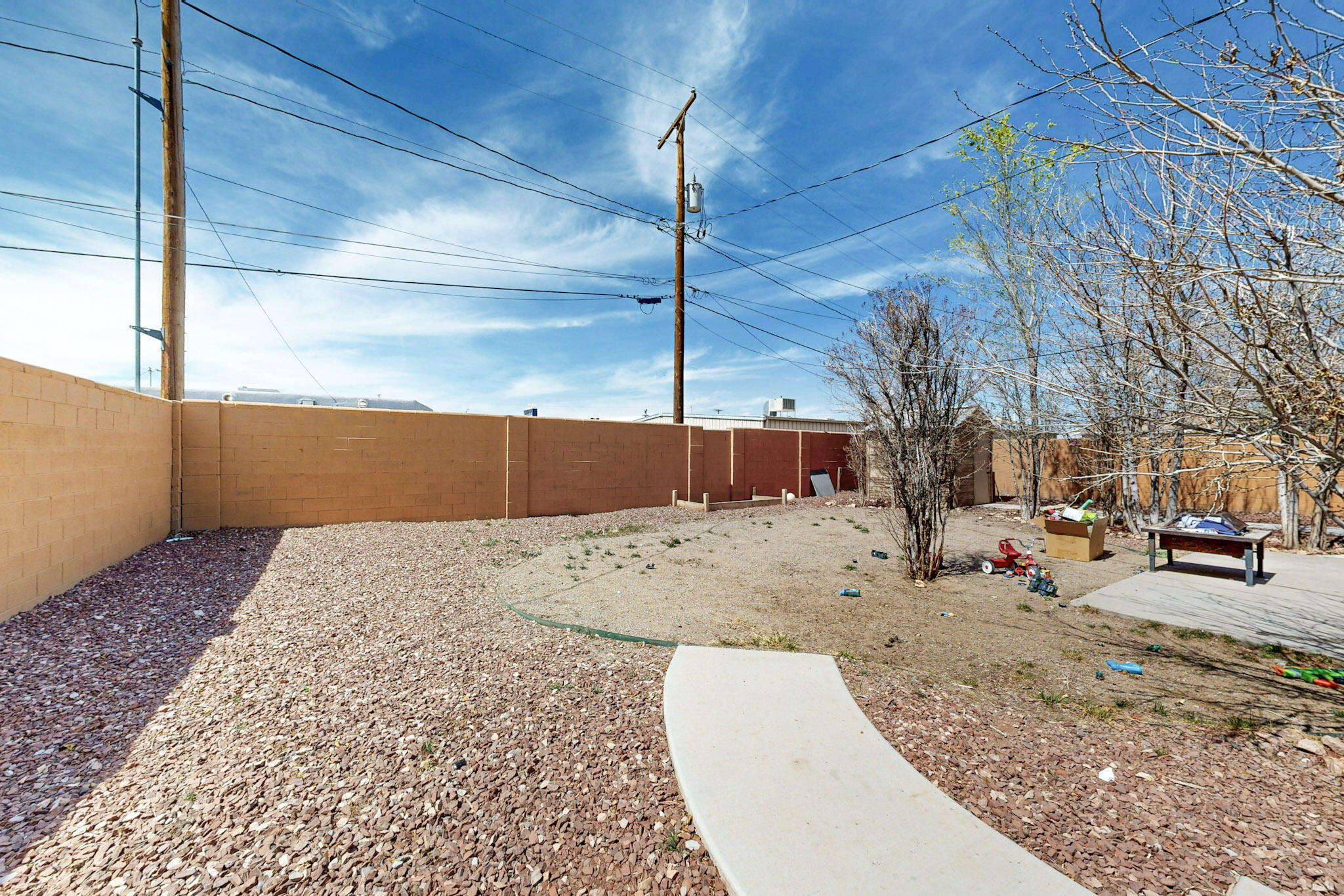 2725 HERMOSA Drive NE