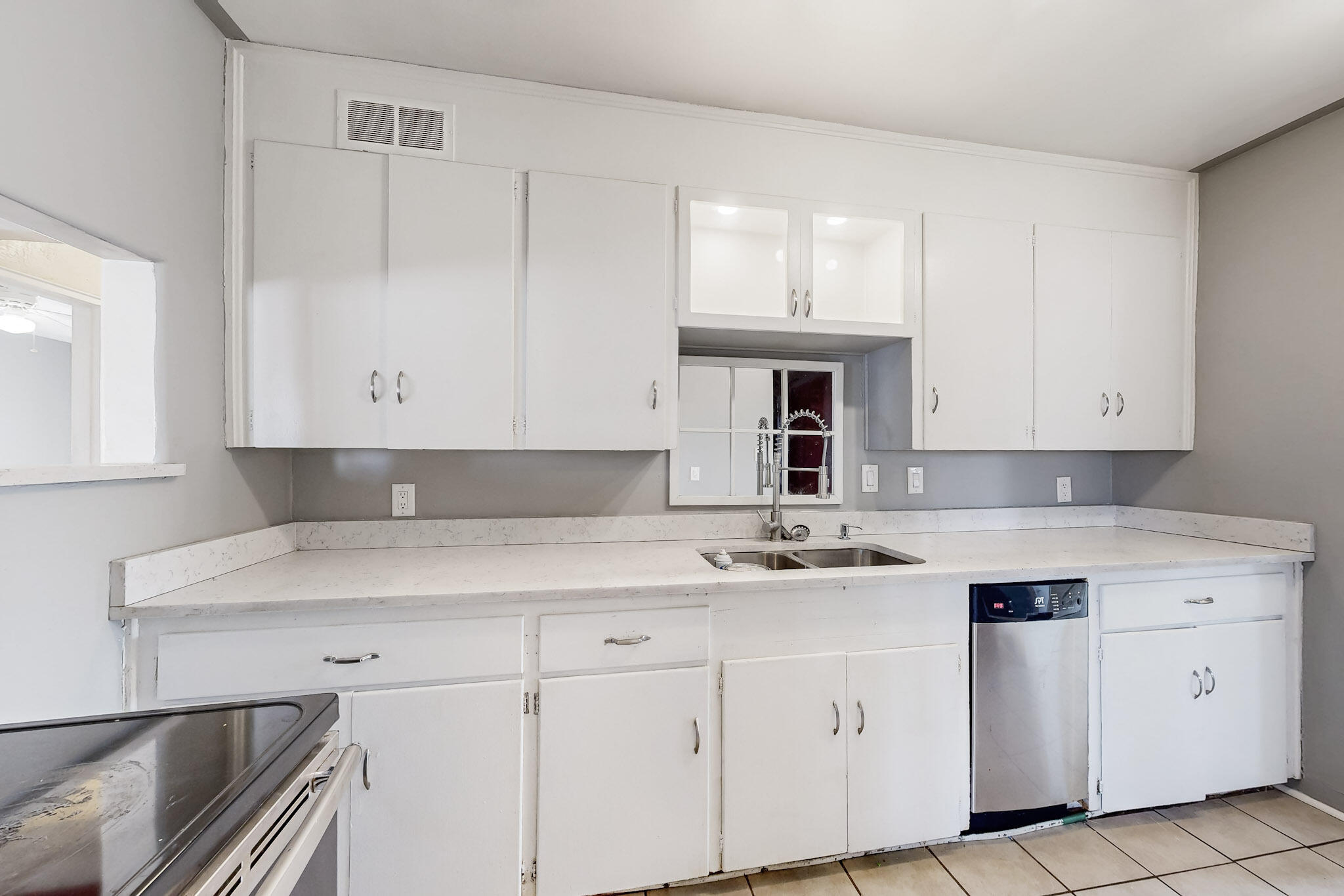 2725 HERMOSA Drive NE