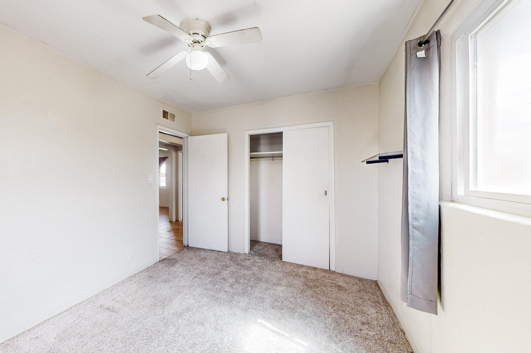 2725 HERMOSA Drive NE