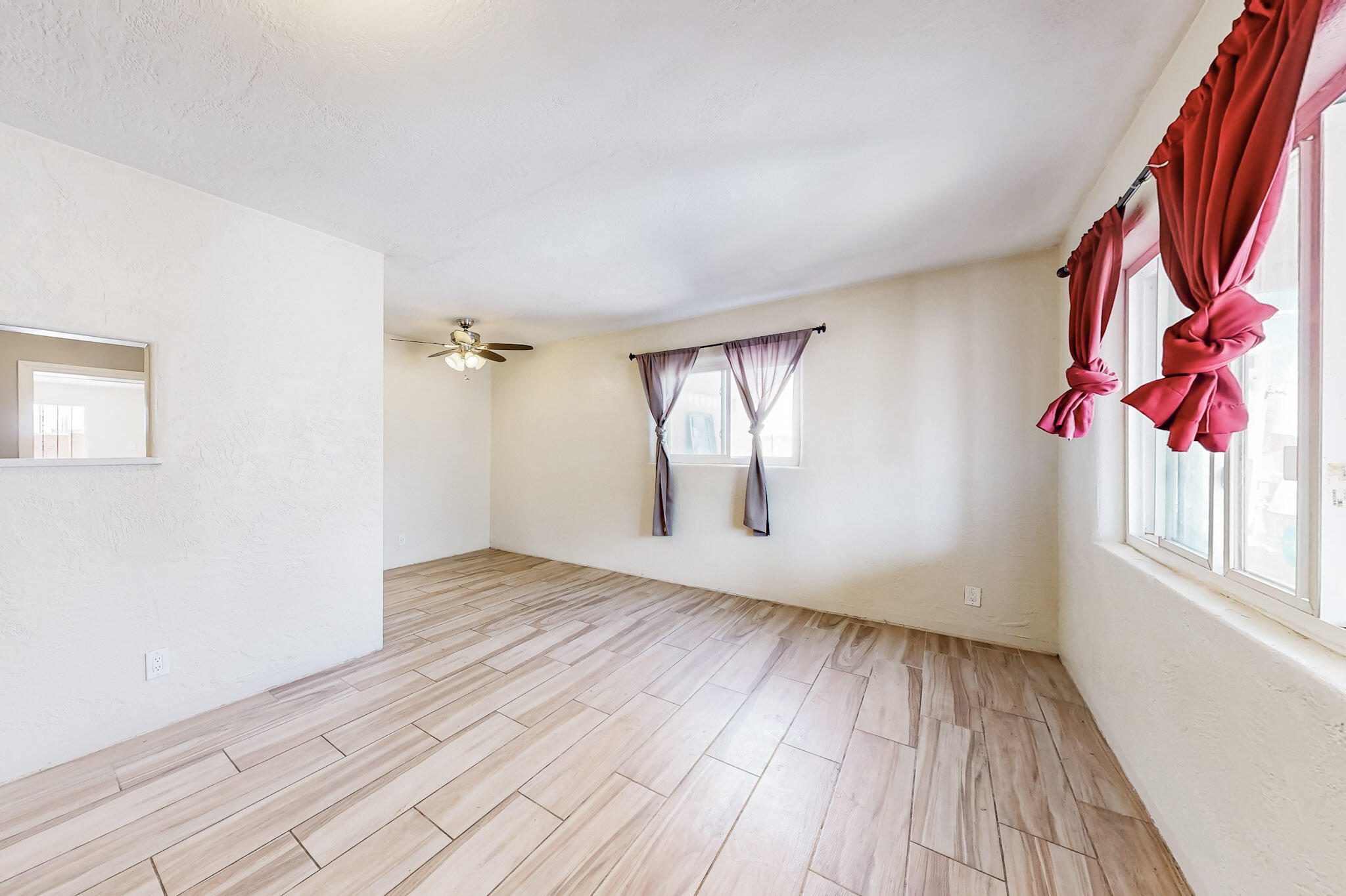 2725 HERMOSA Drive NE