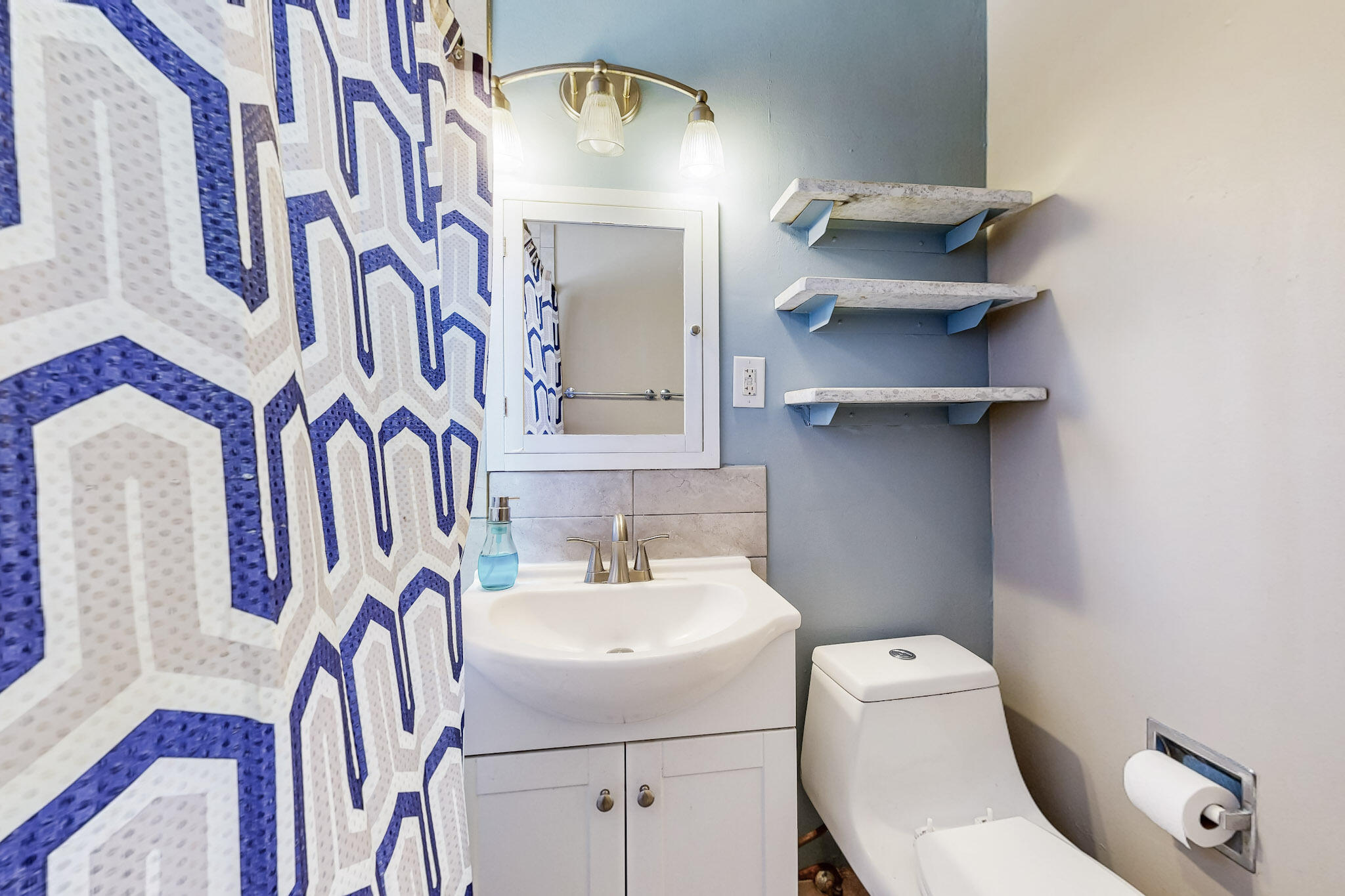 2725 HERMOSA Drive NE