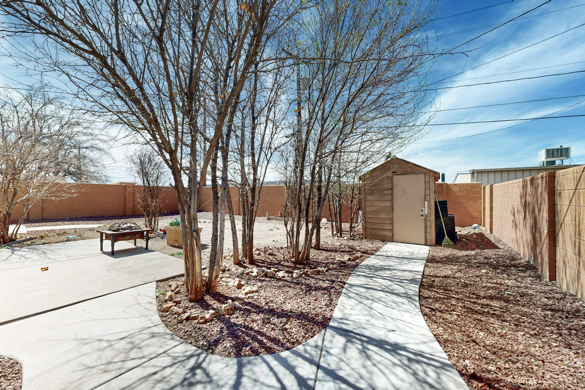 2725 HERMOSA Drive NE