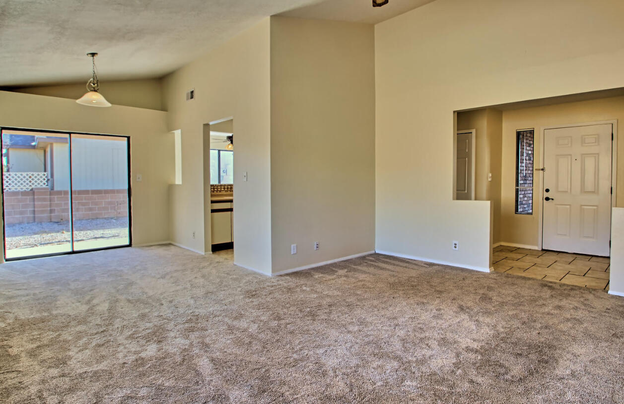 4584 PLATINUM Drive NE