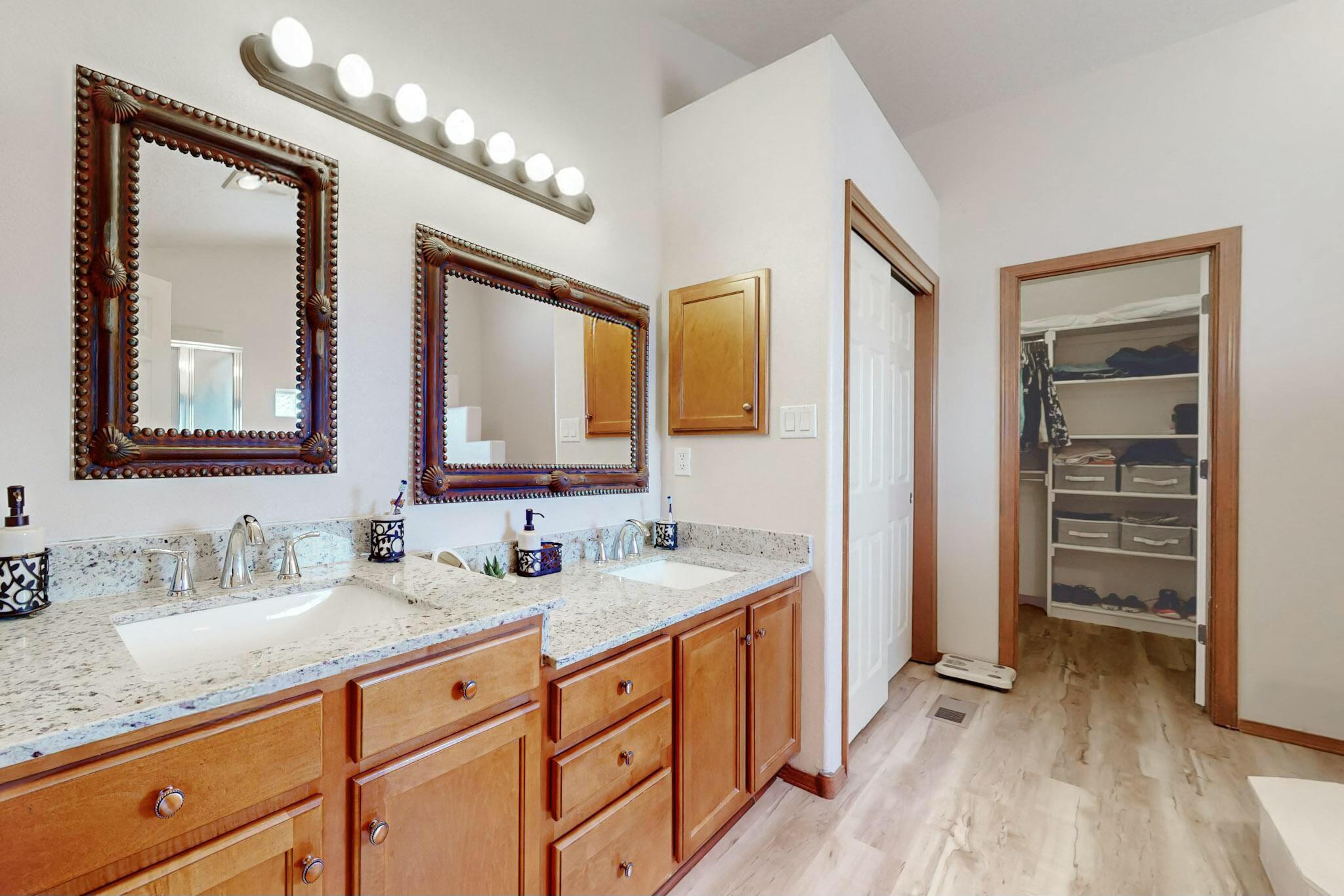 9009 Pinon Vista Court NE