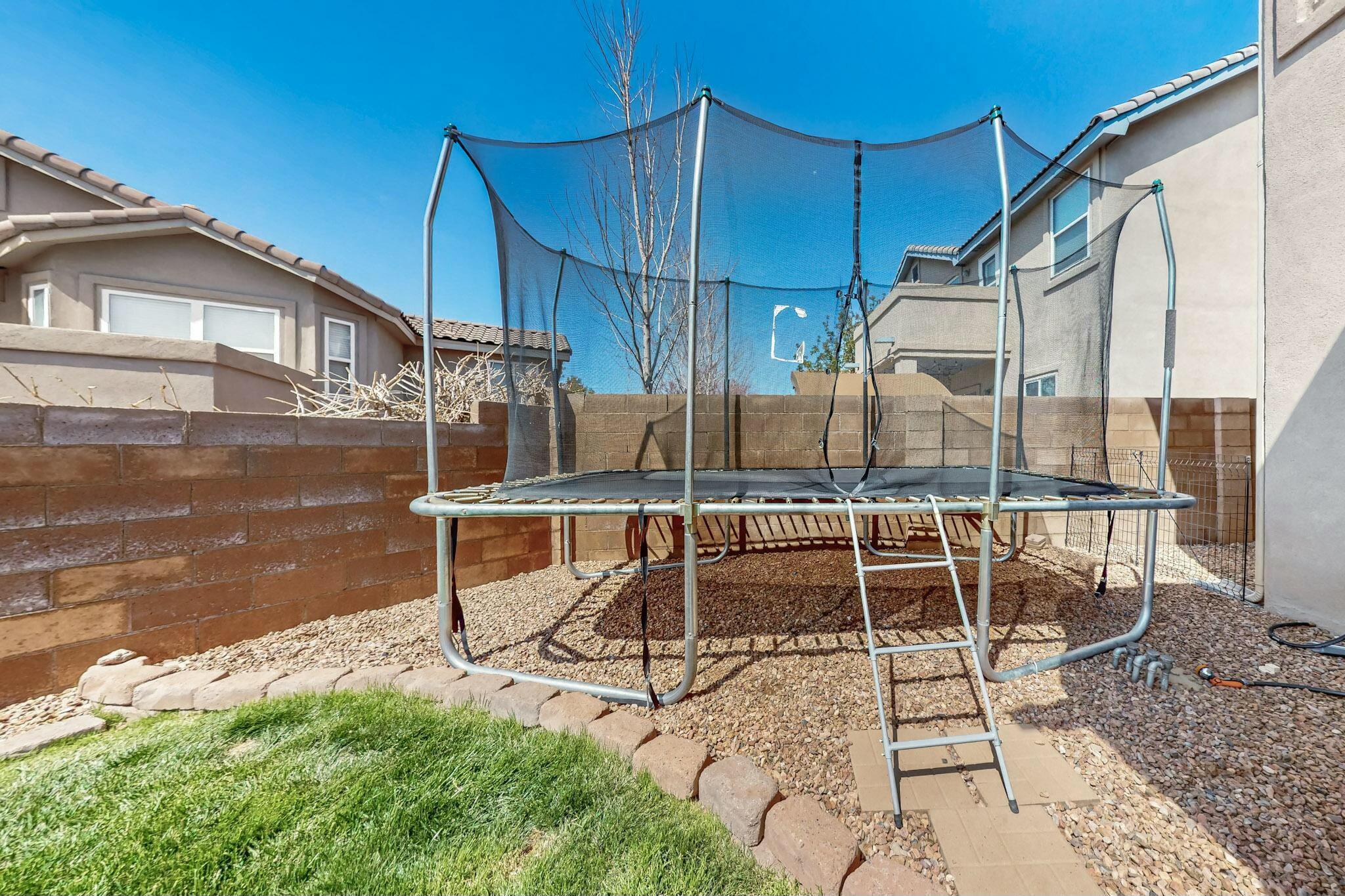 9009 Pinon Vista Court NE