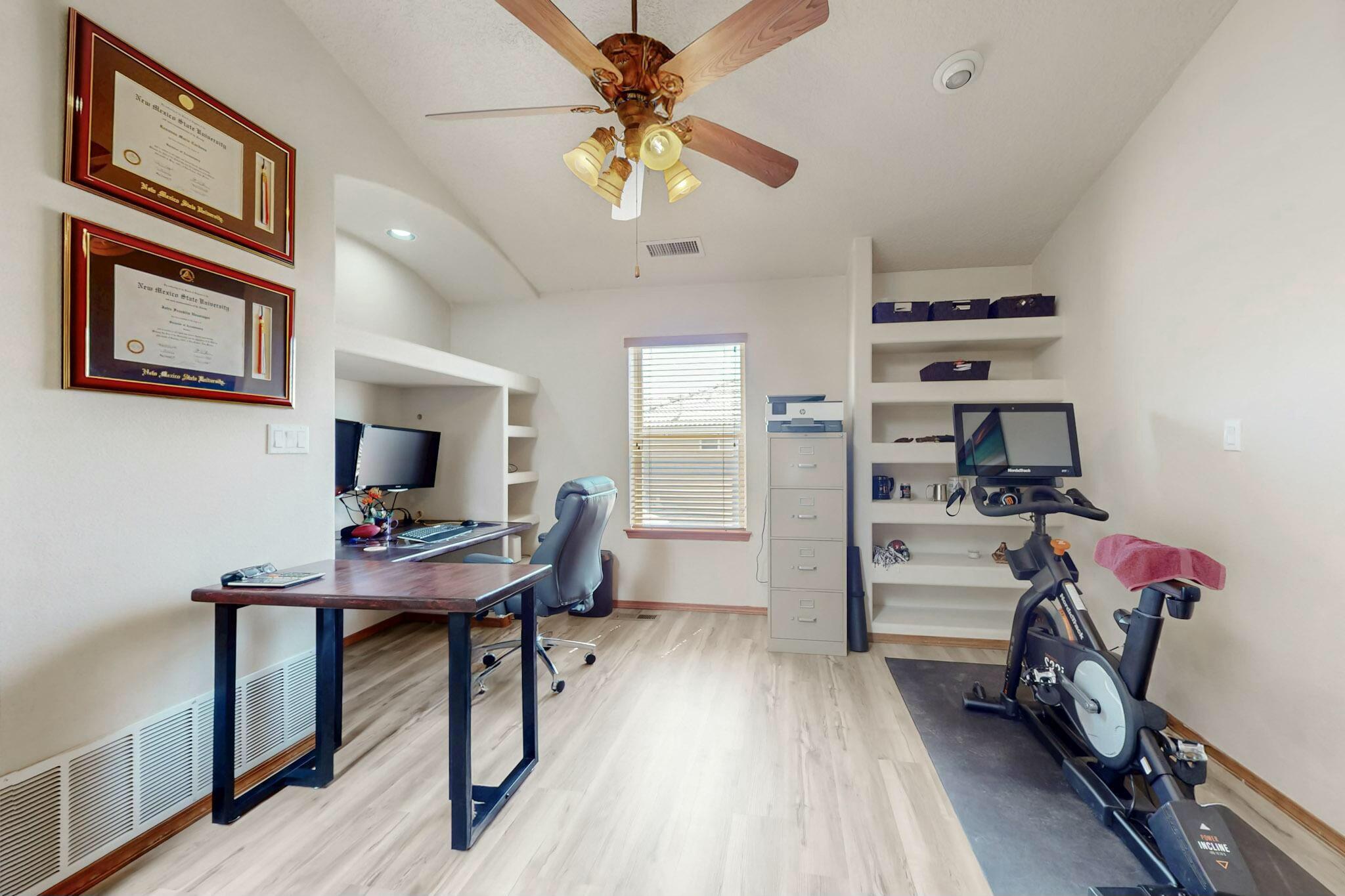 9009 Pinon Vista Court NE