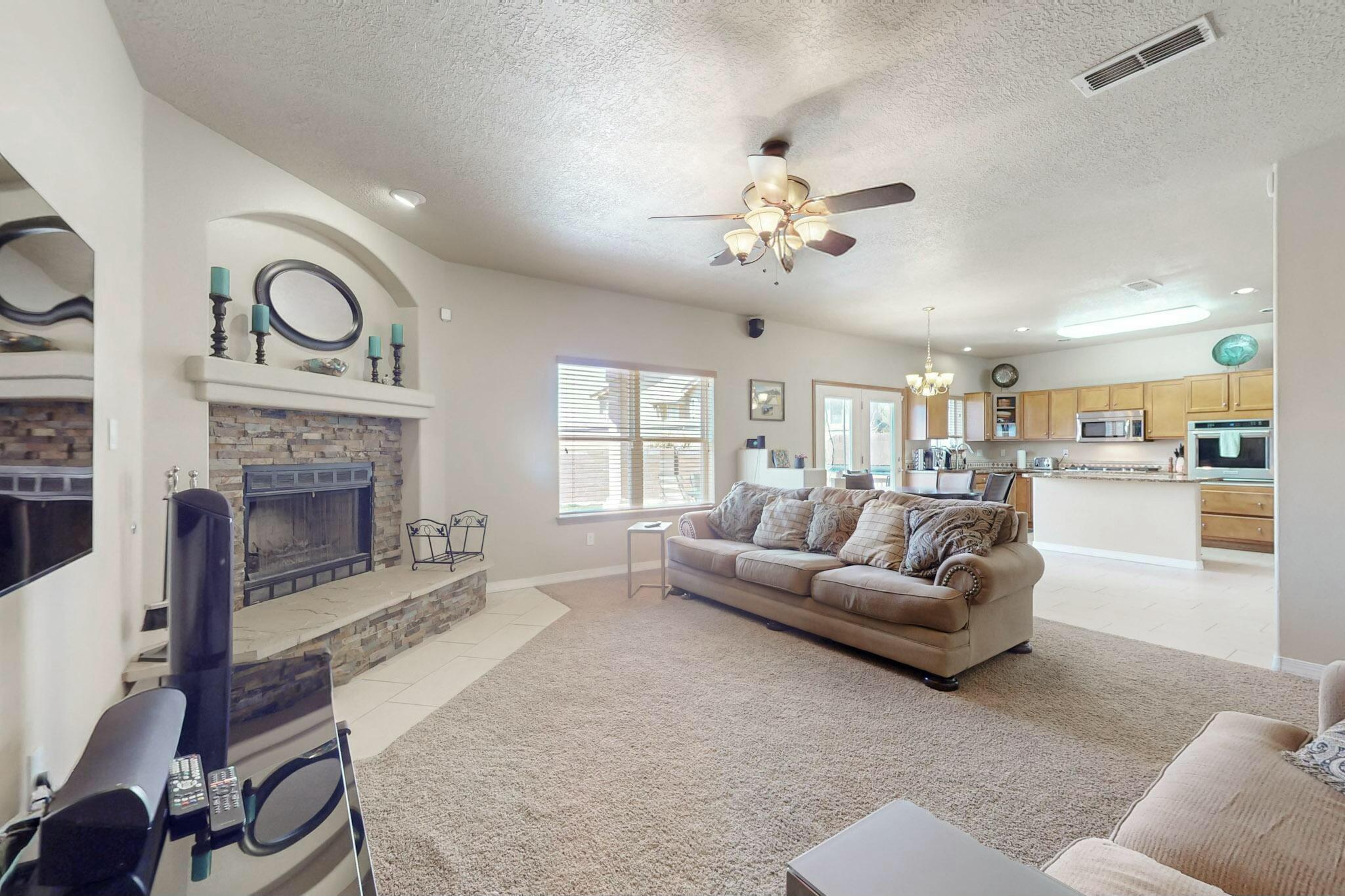 9009 Pinon Vista Court NE