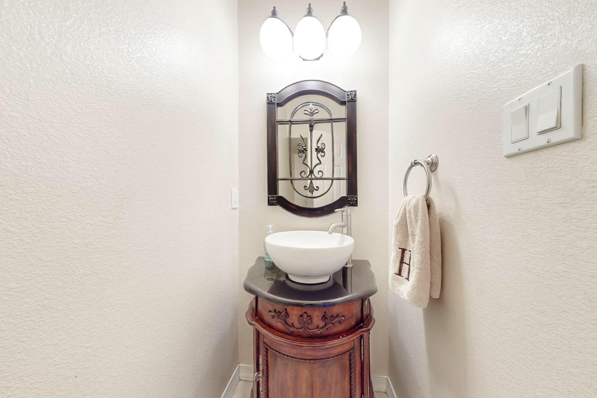 9009 Pinon Vista Court NE