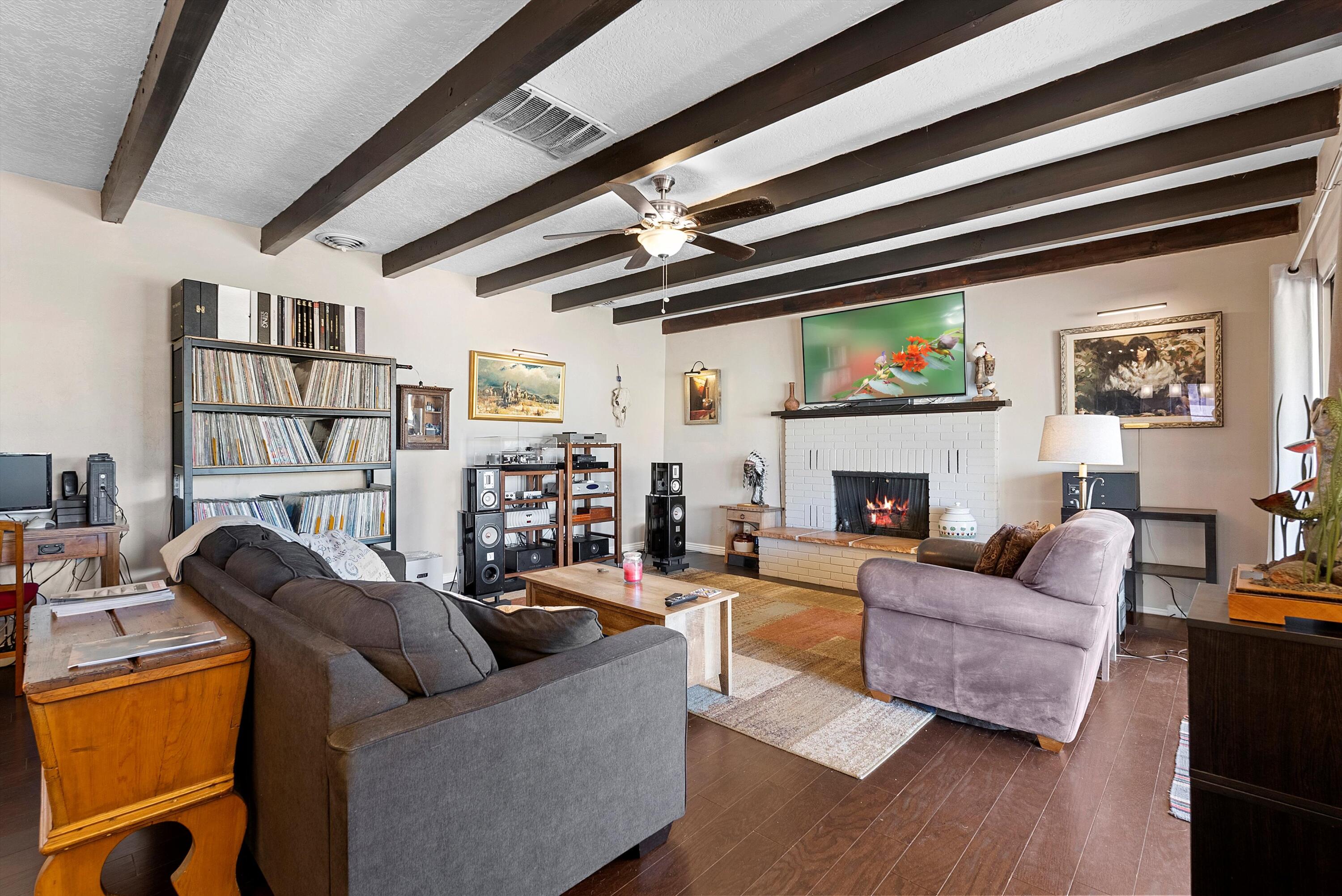825 PONDEROSA Avenue NW