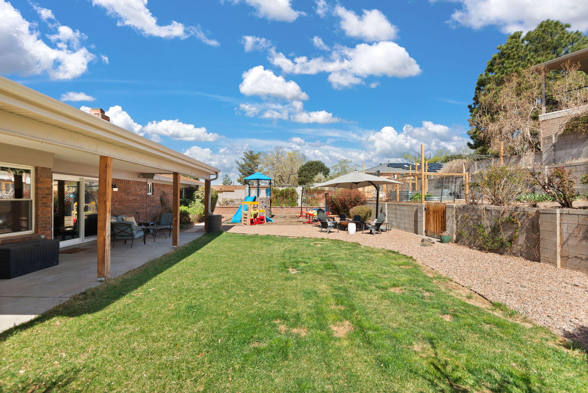 4008 CAMINO DE LA SIERRA NE