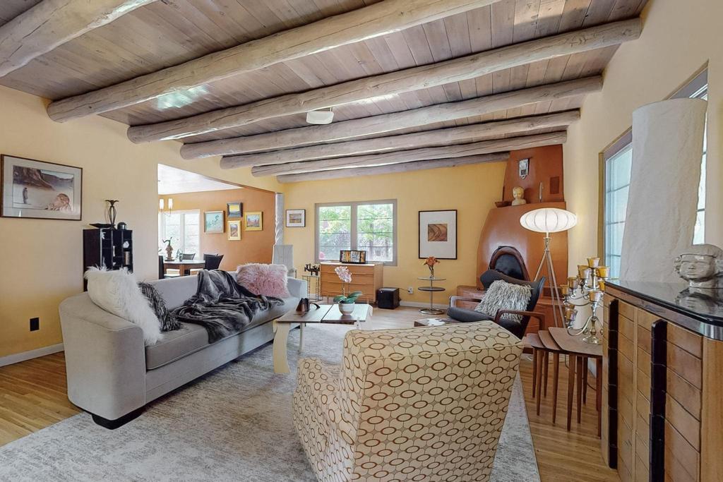 240 Pueblo Solano Road NW