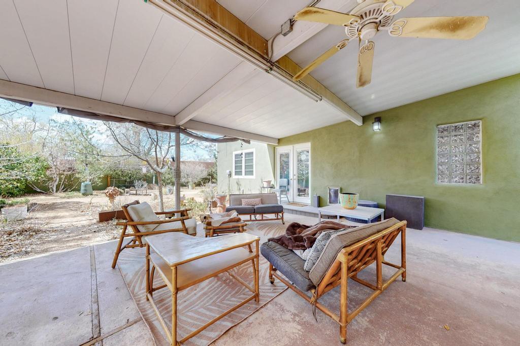 240 Pueblo Solano Road NW