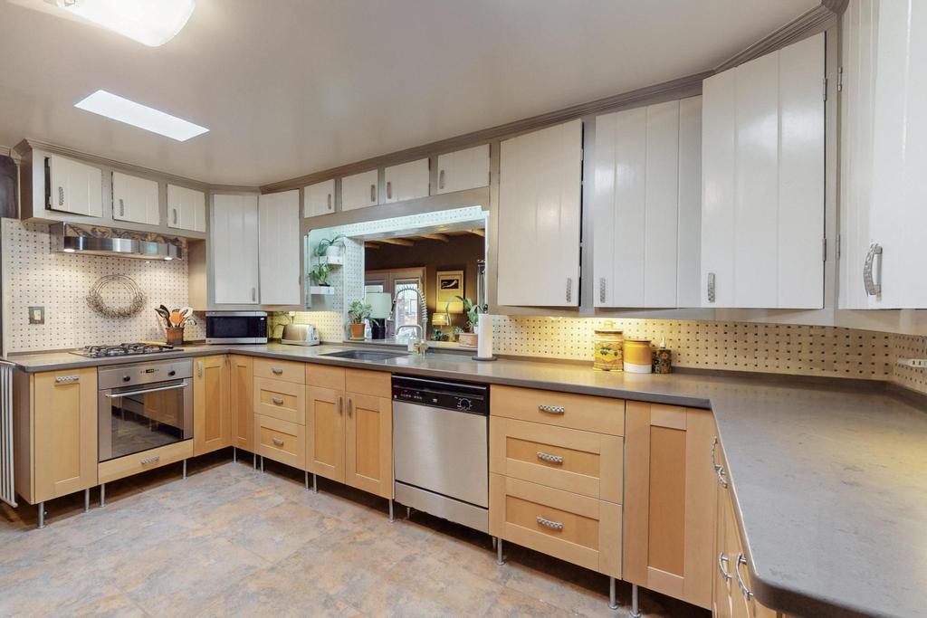 240 Pueblo Solano Road NW