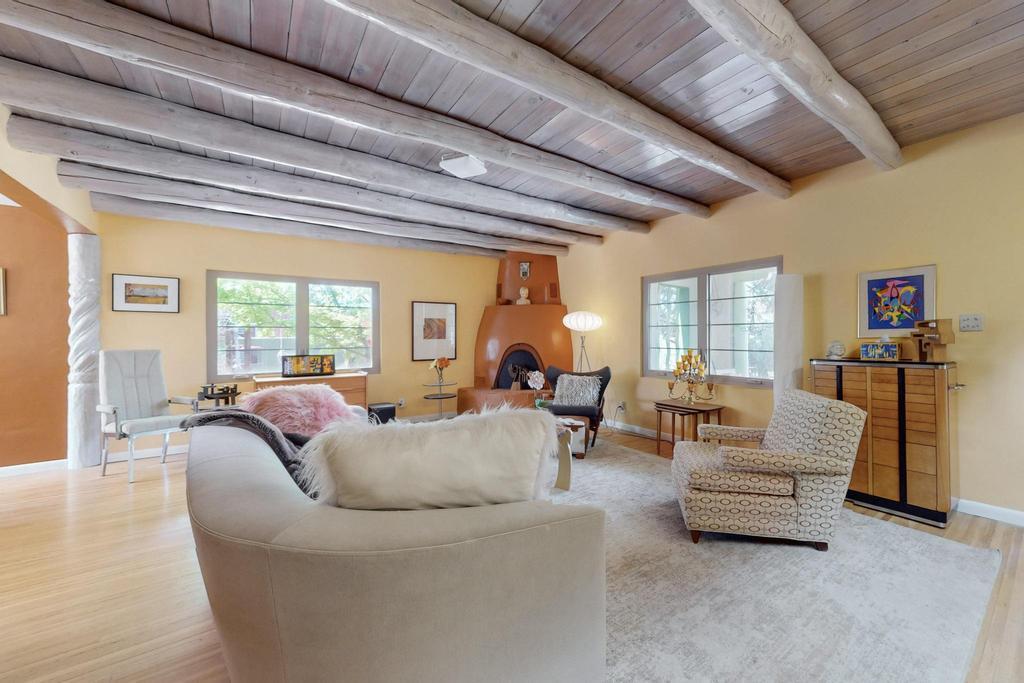 240 Pueblo Solano Road NW