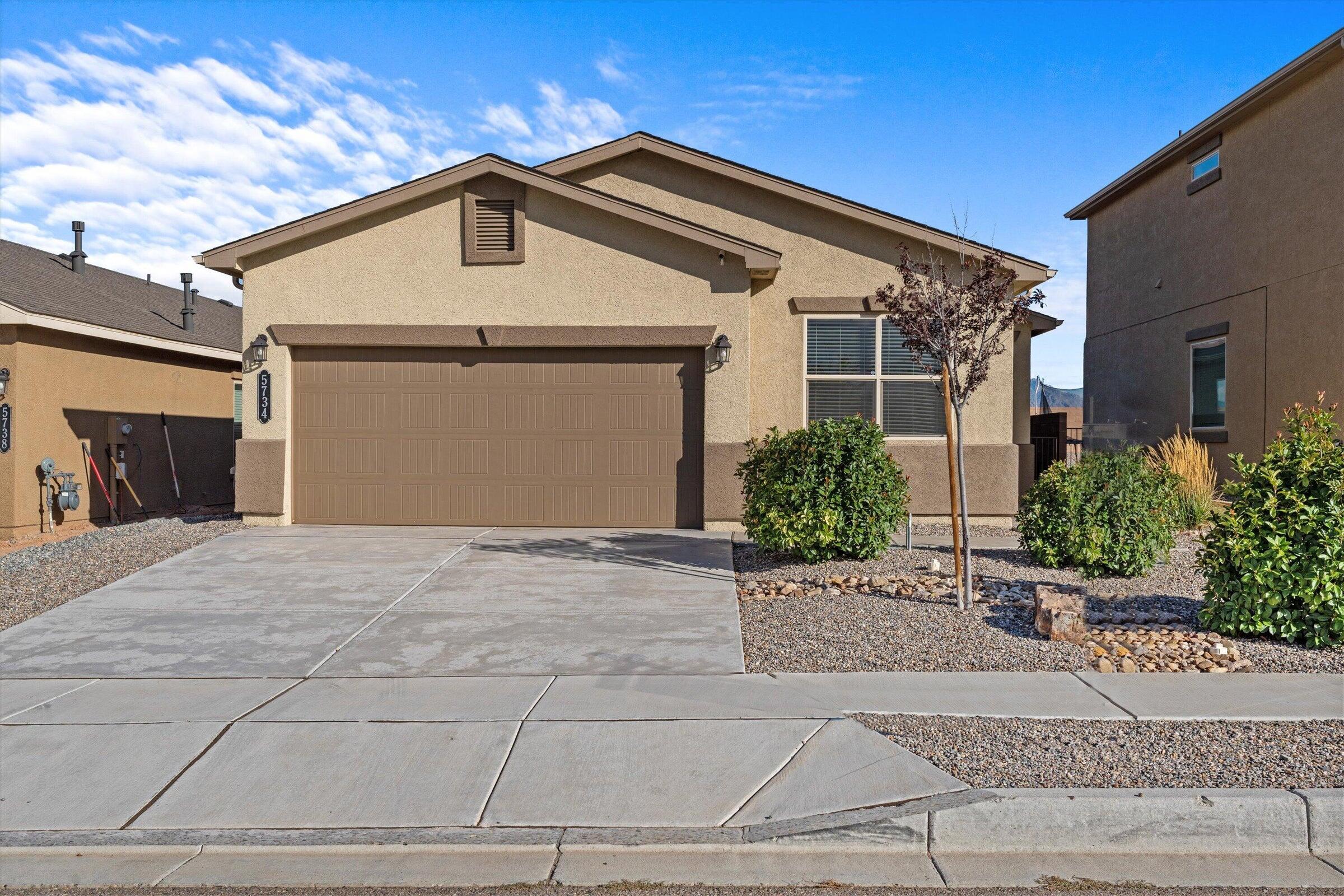 5734 LOS ALAMOS Drive NE