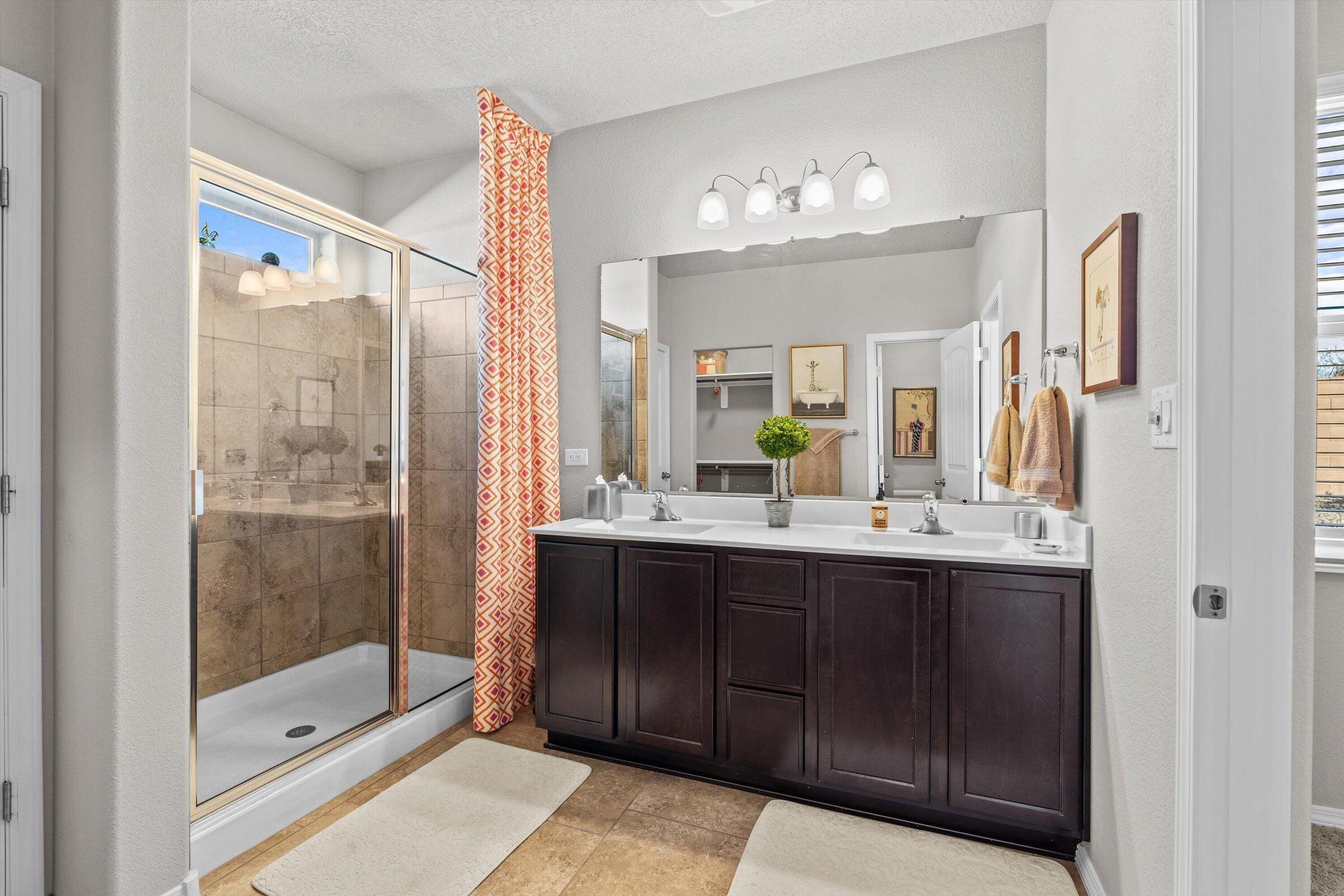 5734 LOS ALAMOS Drive NE