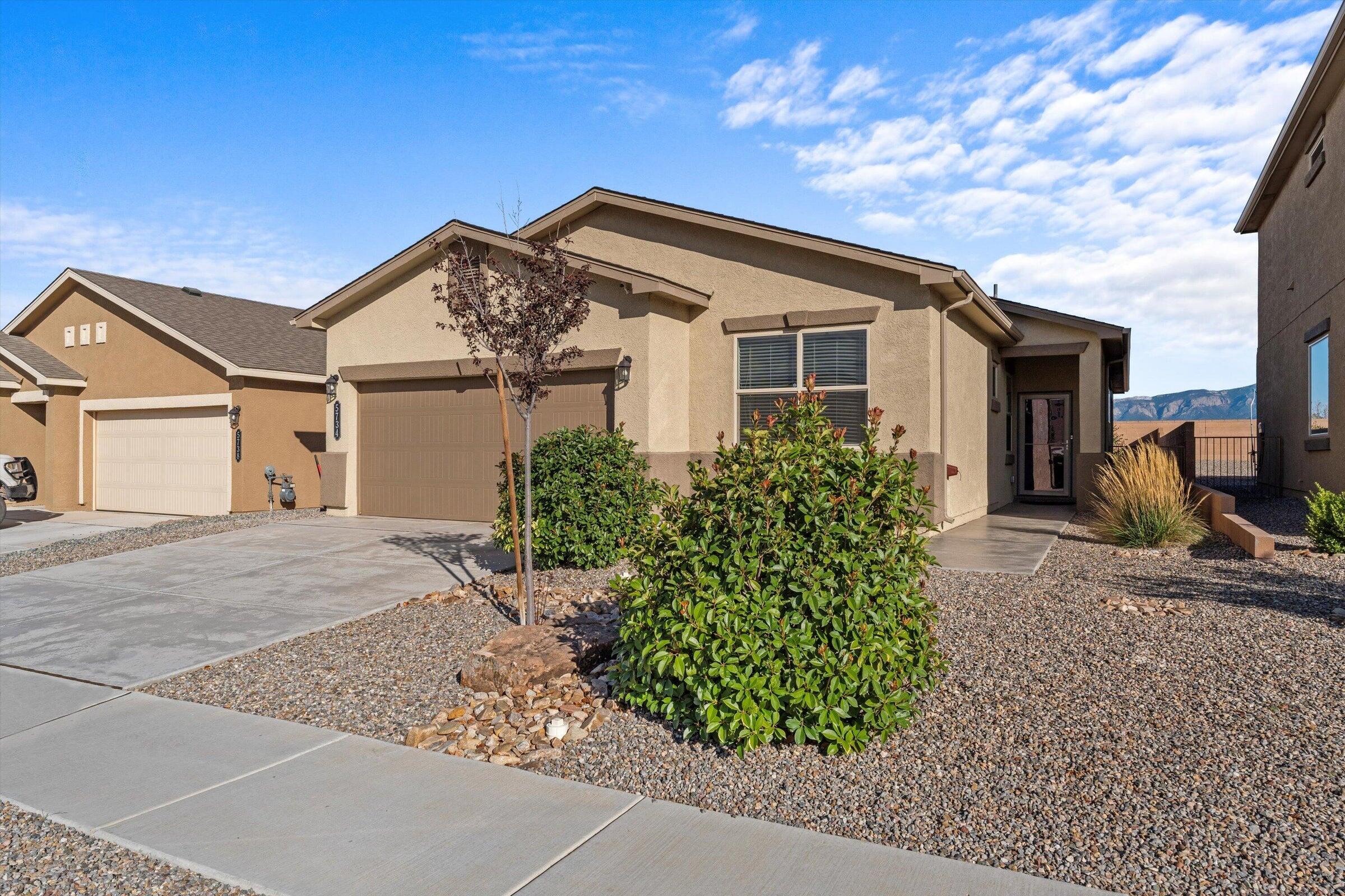 5734 LOS ALAMOS Drive NE