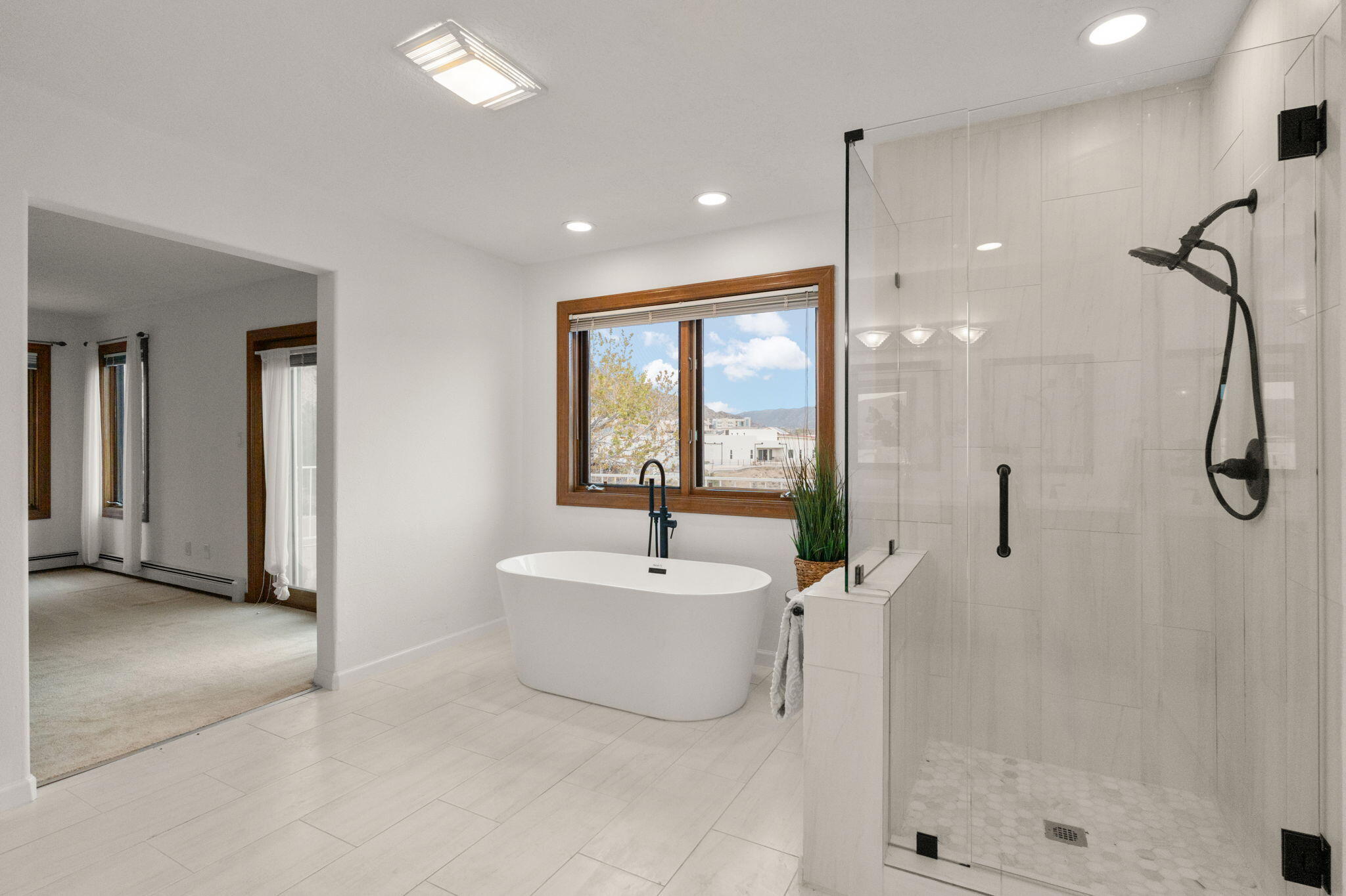 438 Poinsettia Place SE