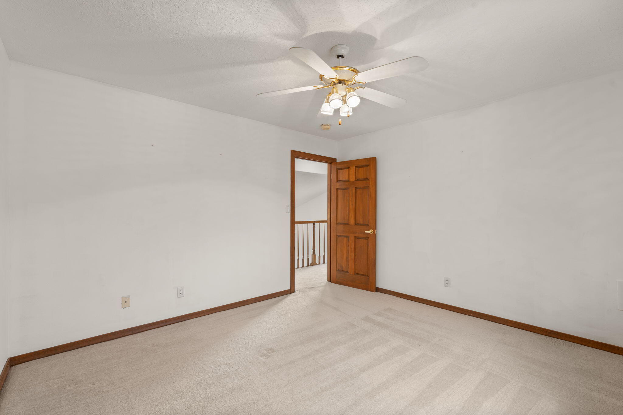 438 Poinsettia Place SE