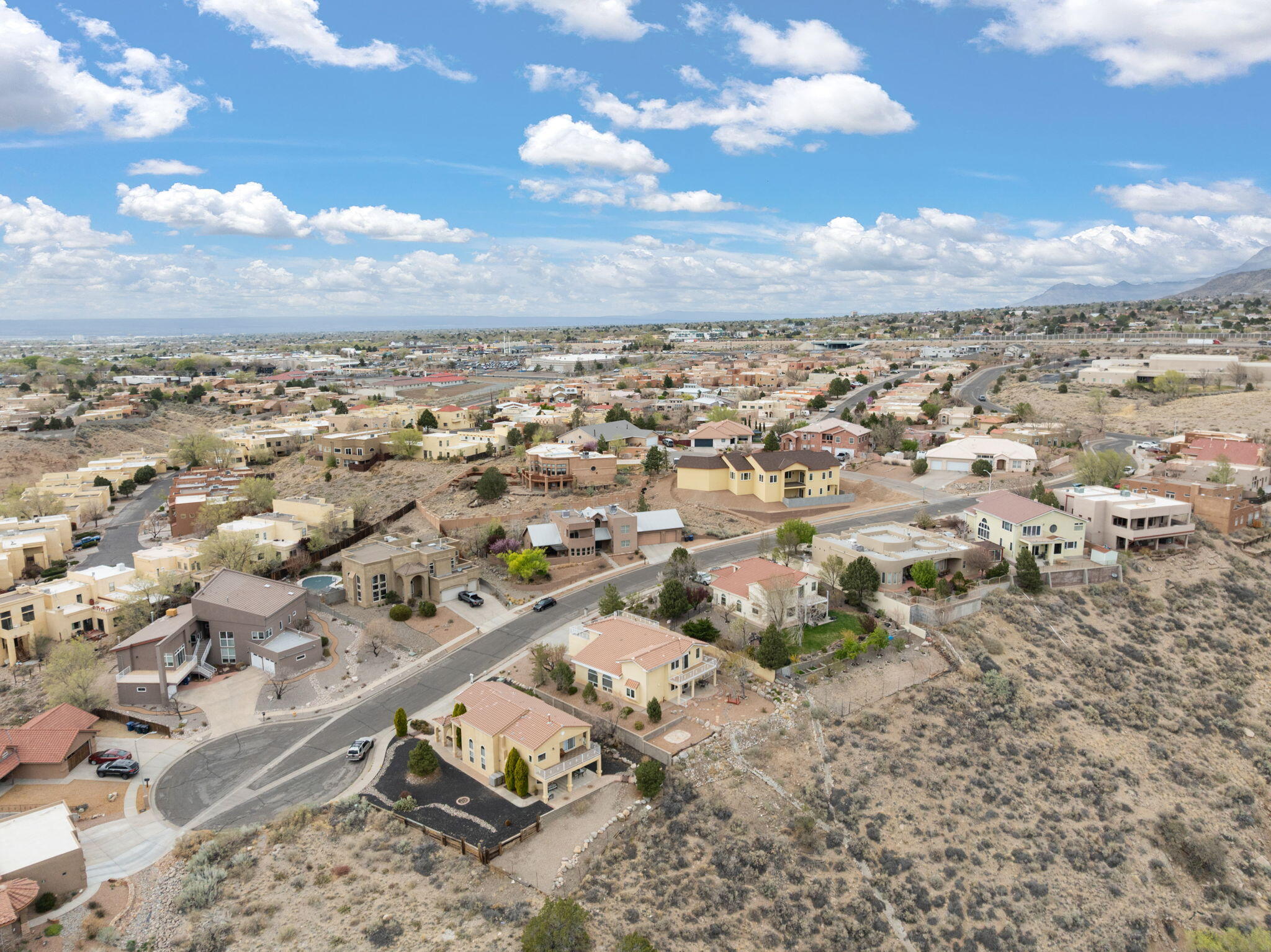 438 Poinsettia Place SE