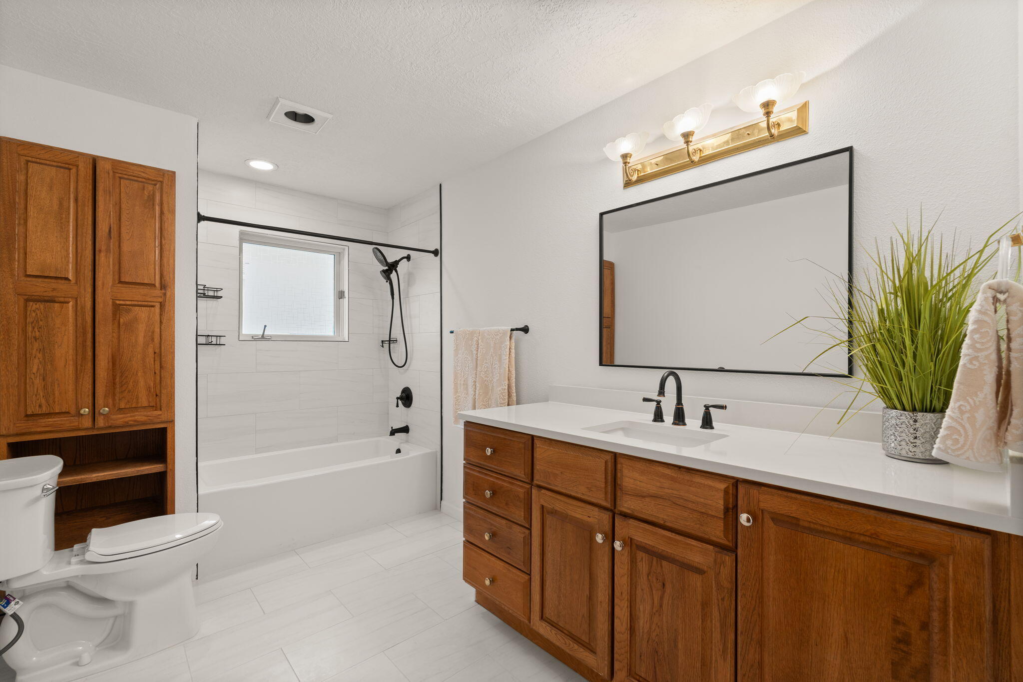 438 Poinsettia Place SE