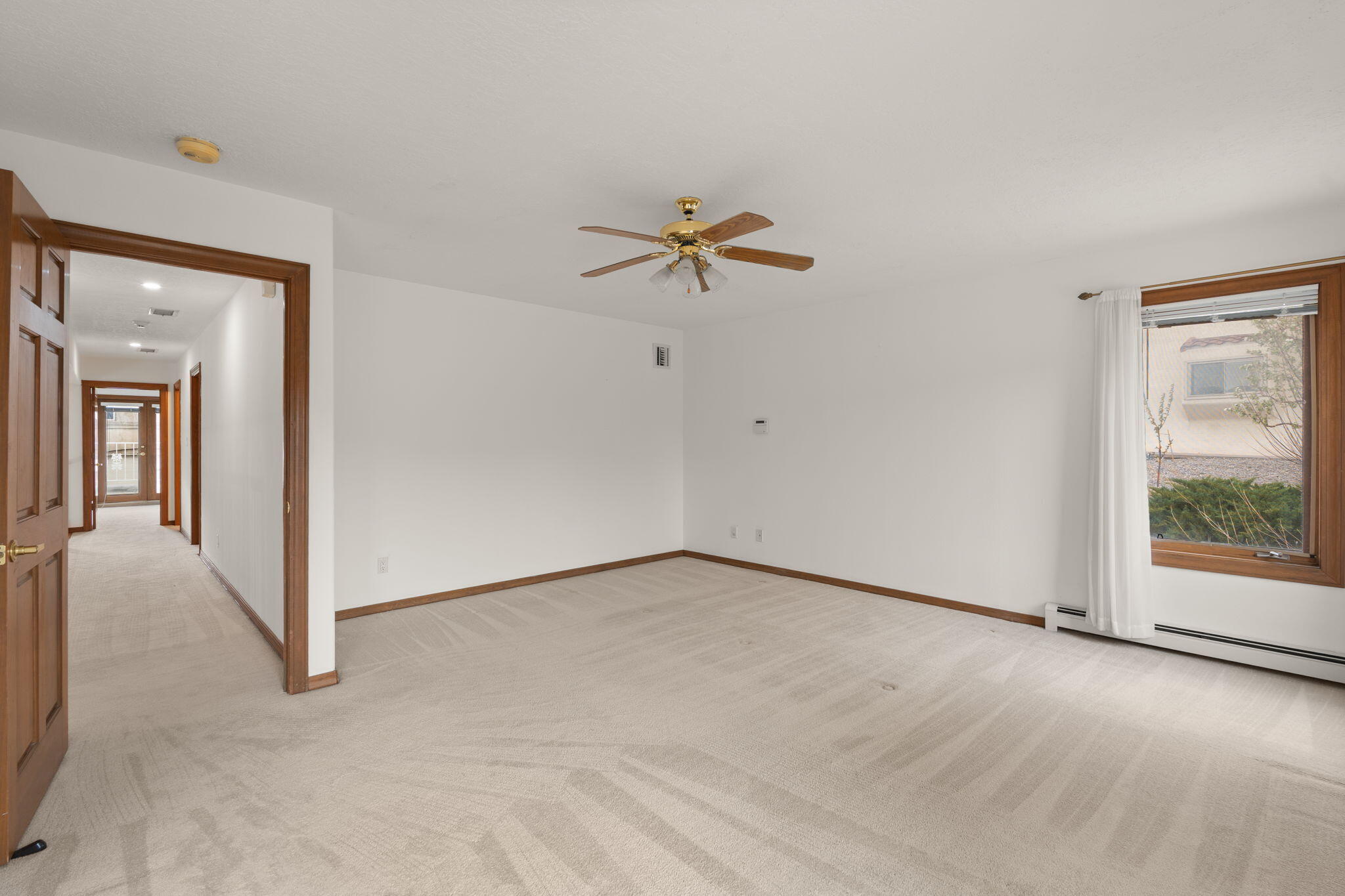 438 Poinsettia Place SE