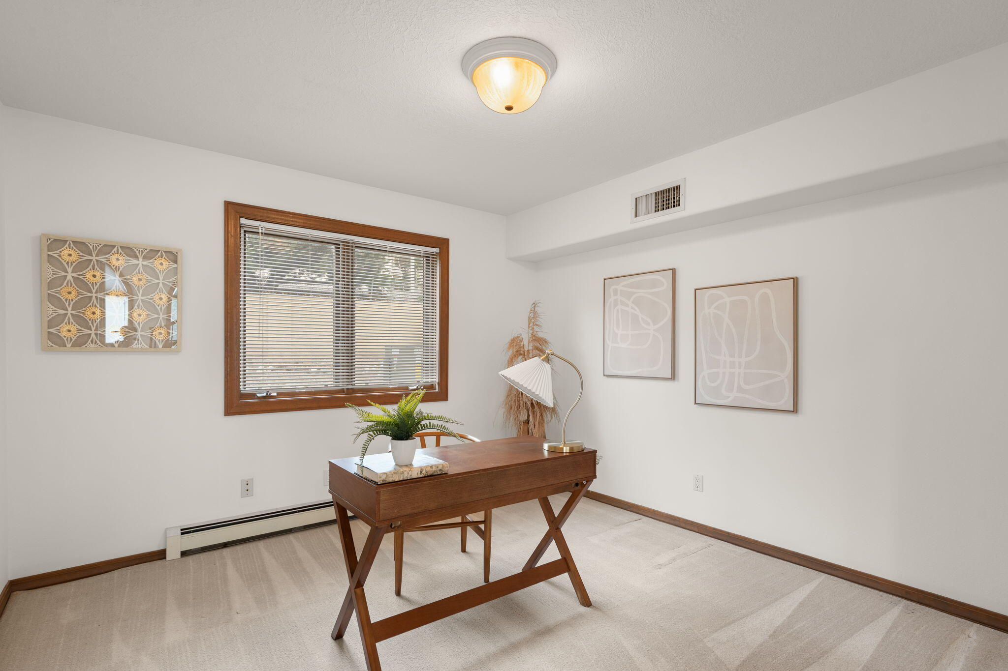 438 Poinsettia Place SE