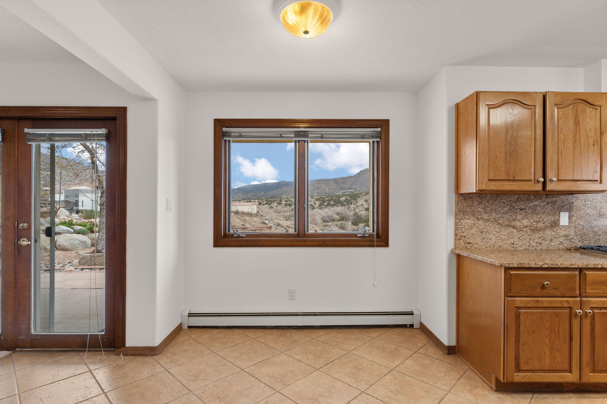 438 Poinsettia Place SE