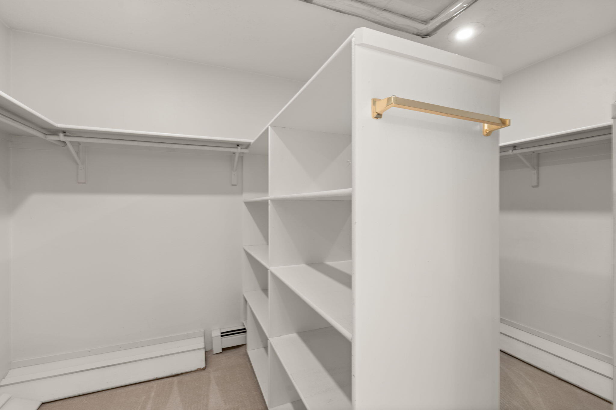 438 Poinsettia Place SE