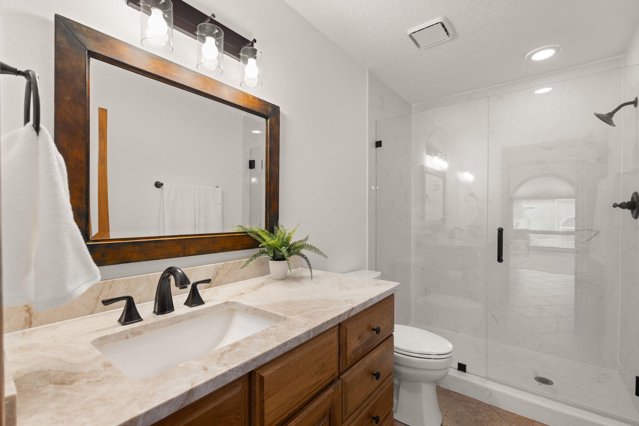 438 Poinsettia Place SE