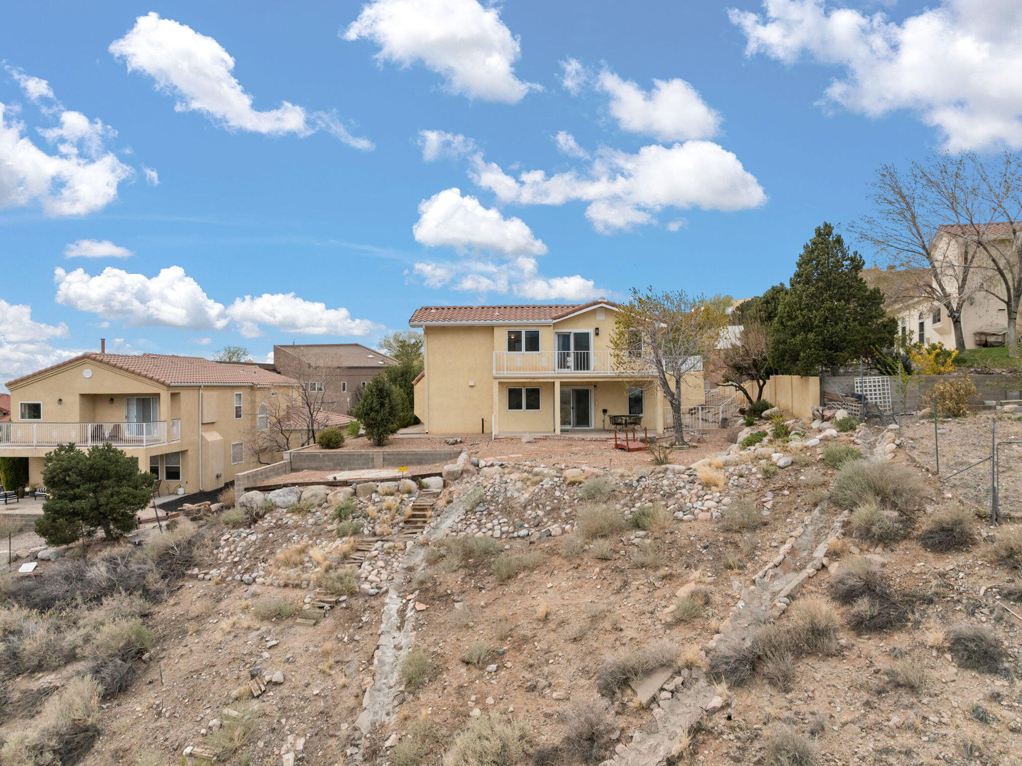 438 Poinsettia Place SE