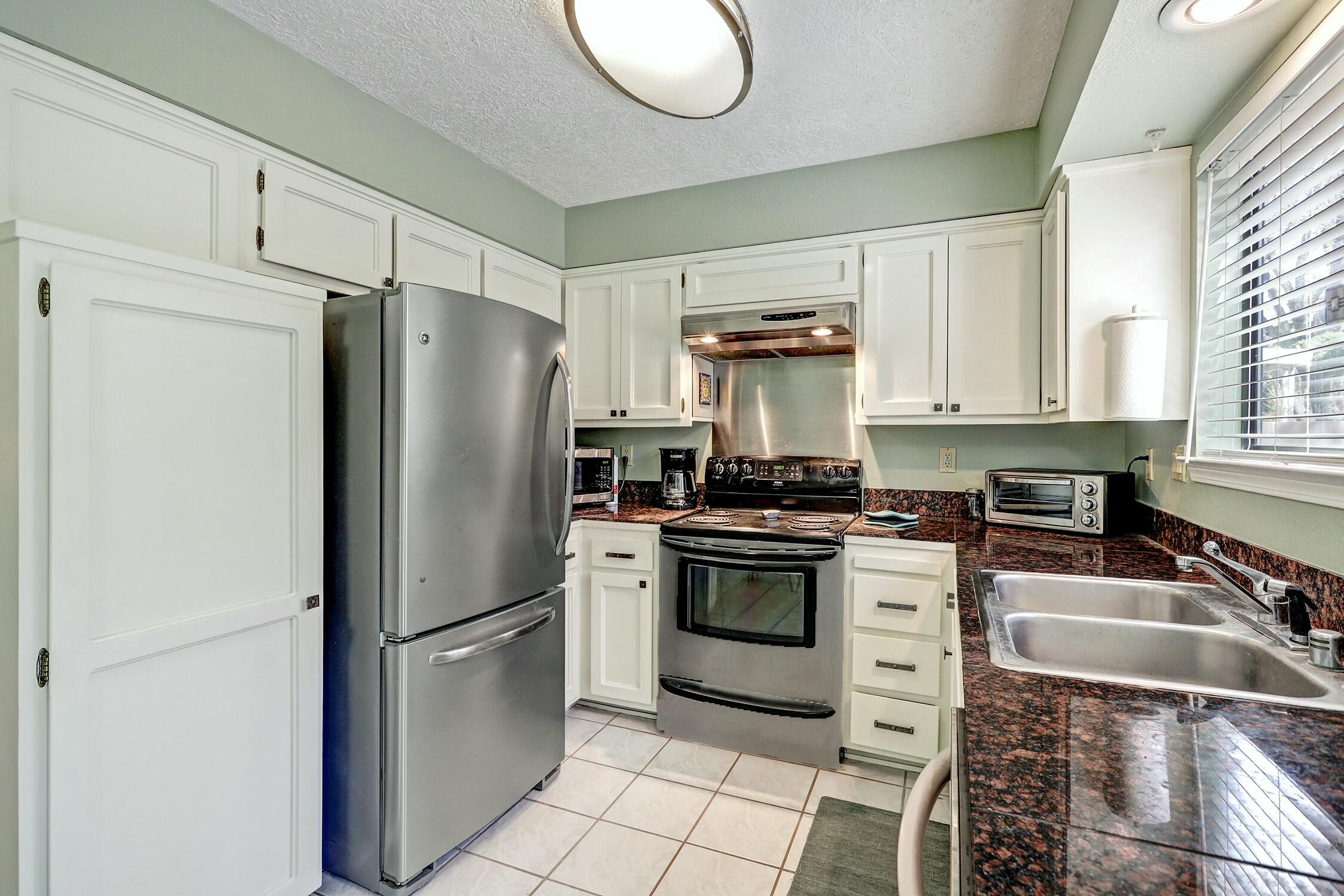 6318 ANTARES Road NE