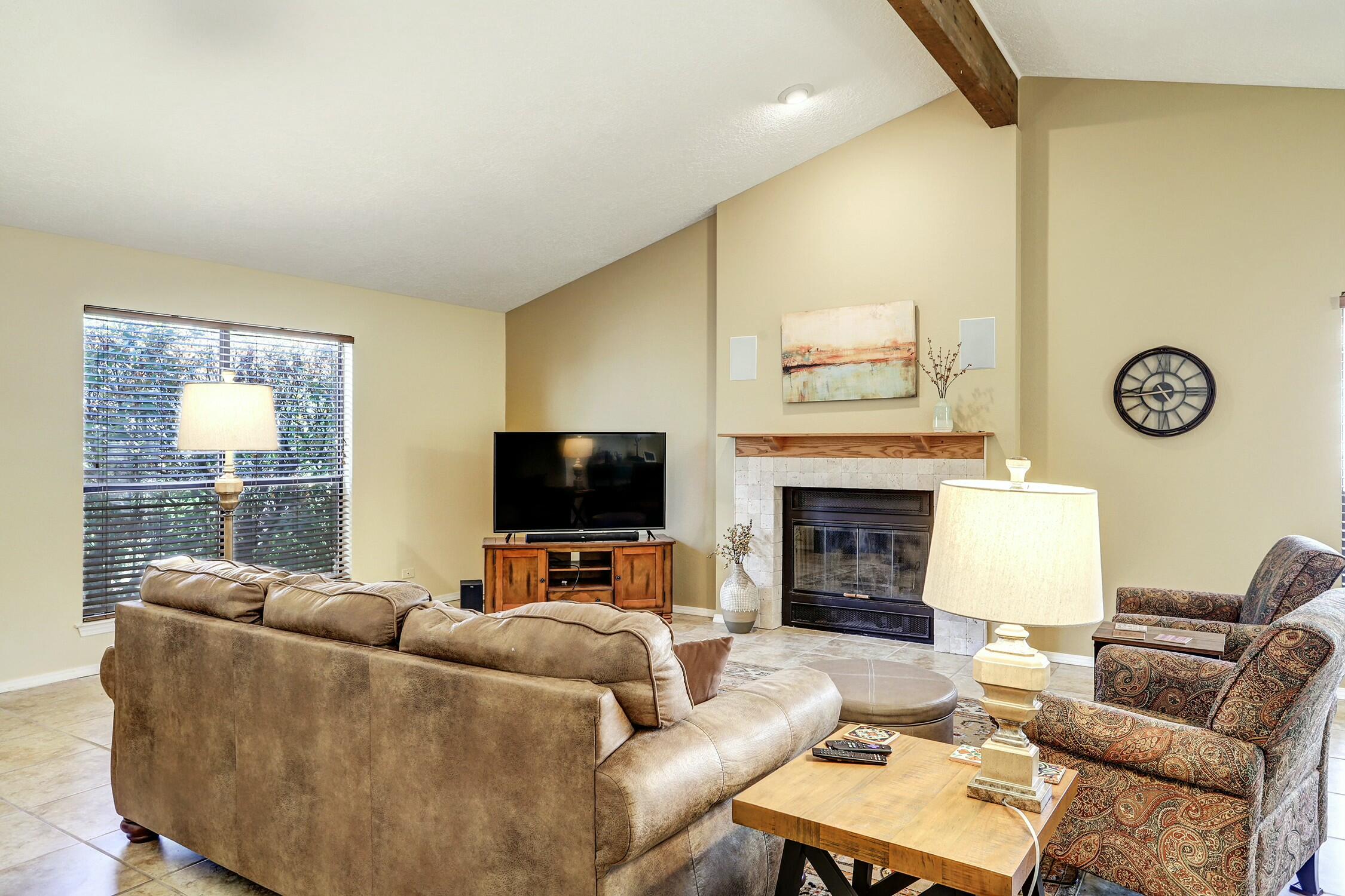 6318 ANTARES Road NE