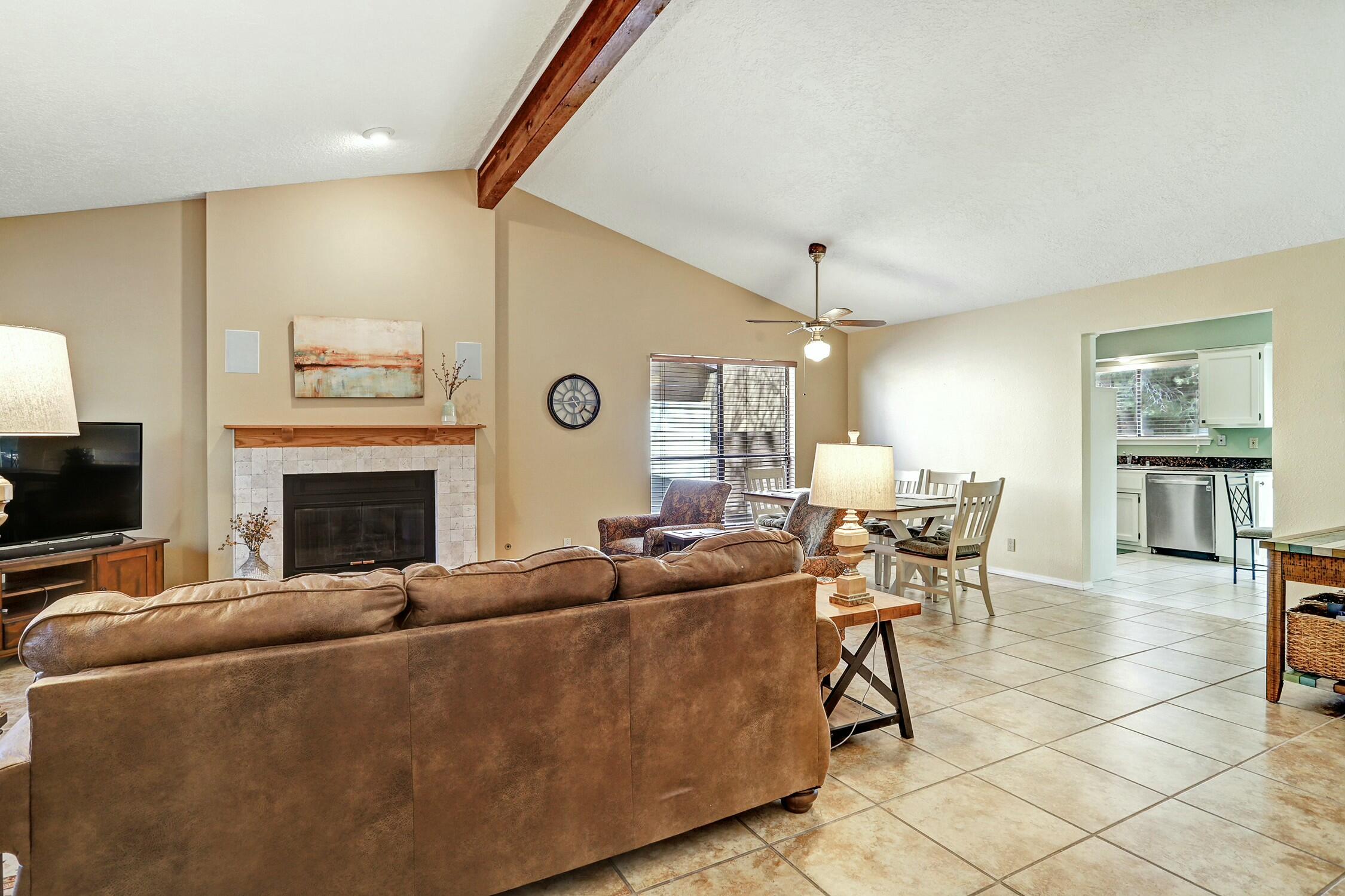 6318 ANTARES Road NE