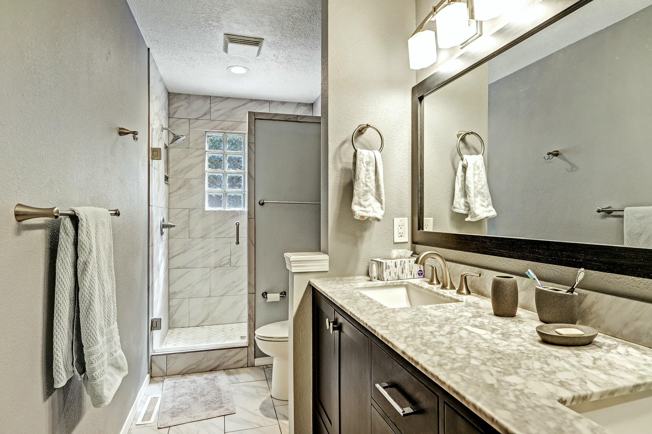 6318 ANTARES Road NE