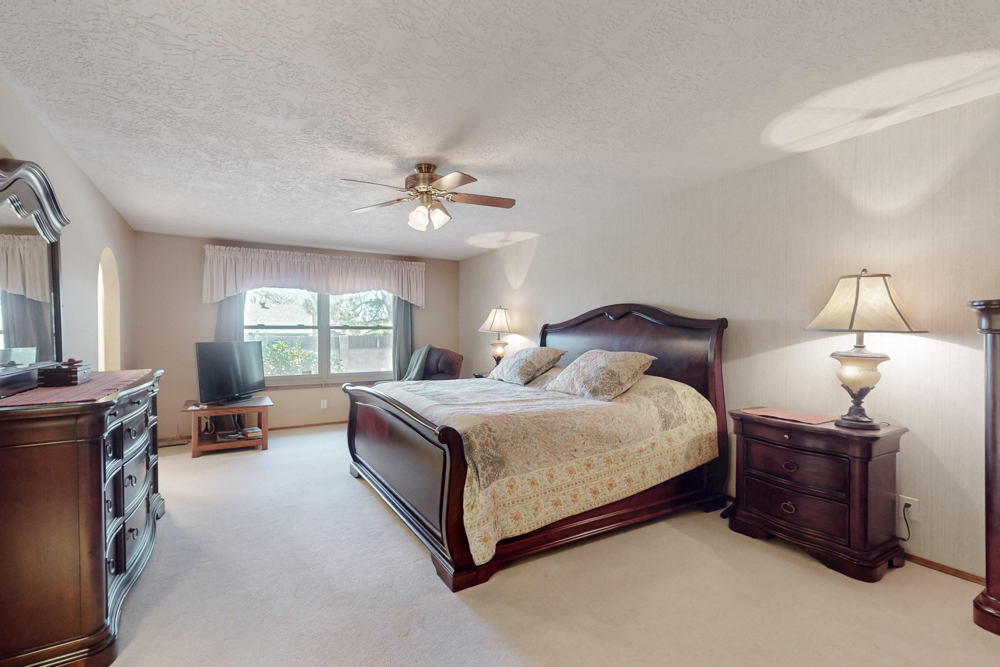 6105 Pueblo Verde Drive NE