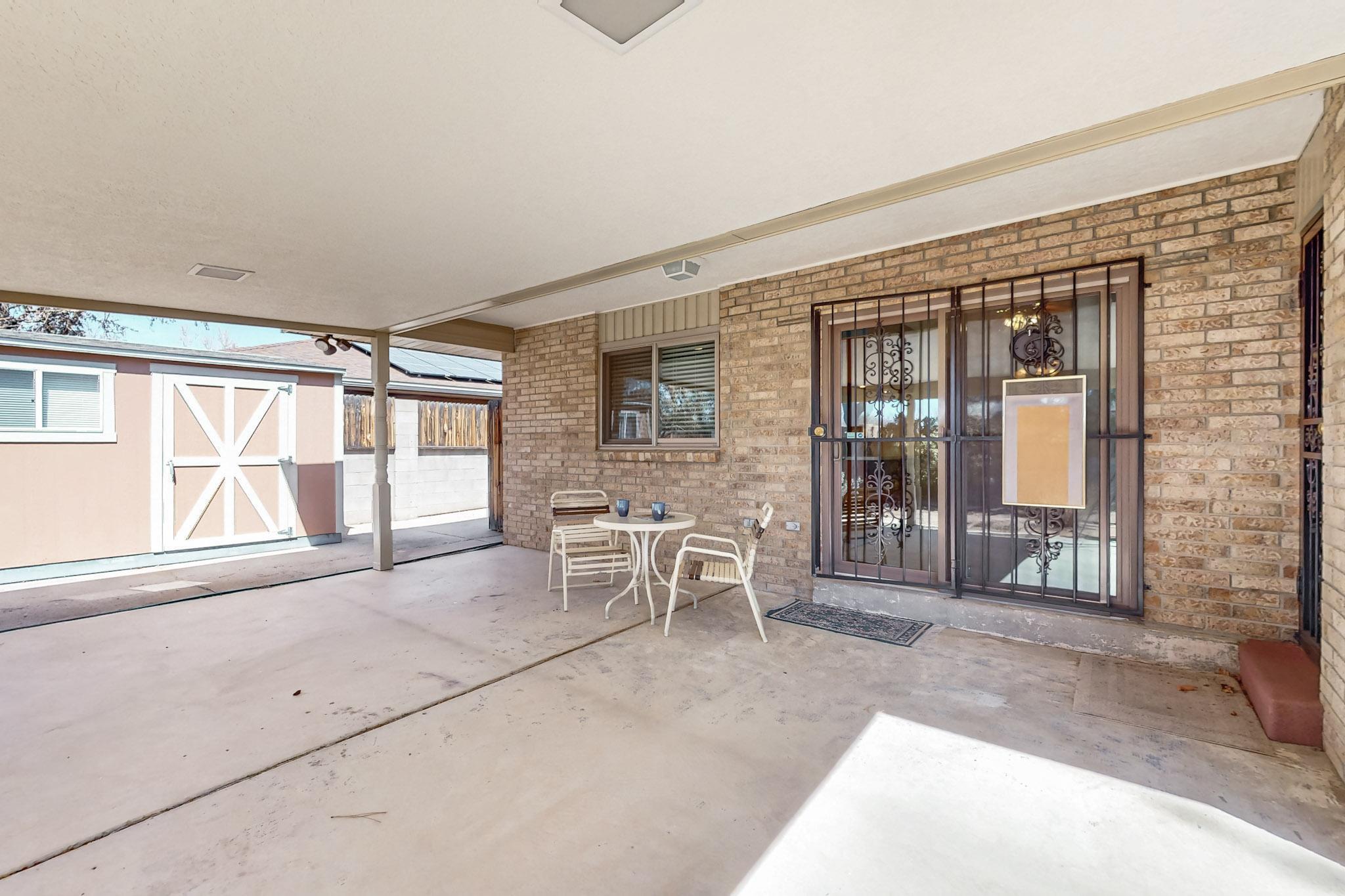 6105 Pueblo Verde Drive NE