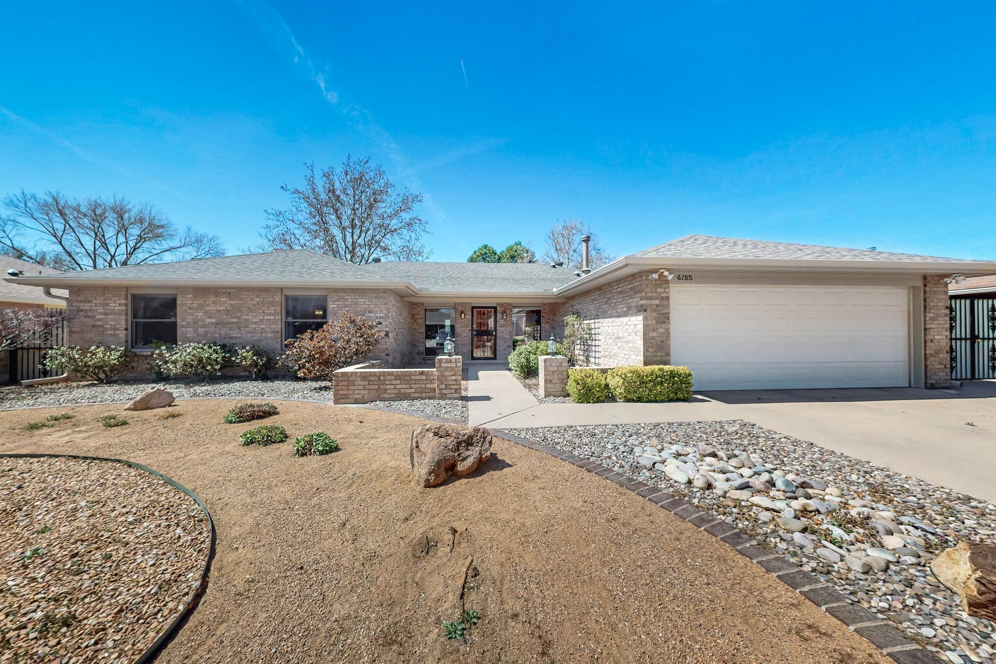 6105 Pueblo Verde Drive NE