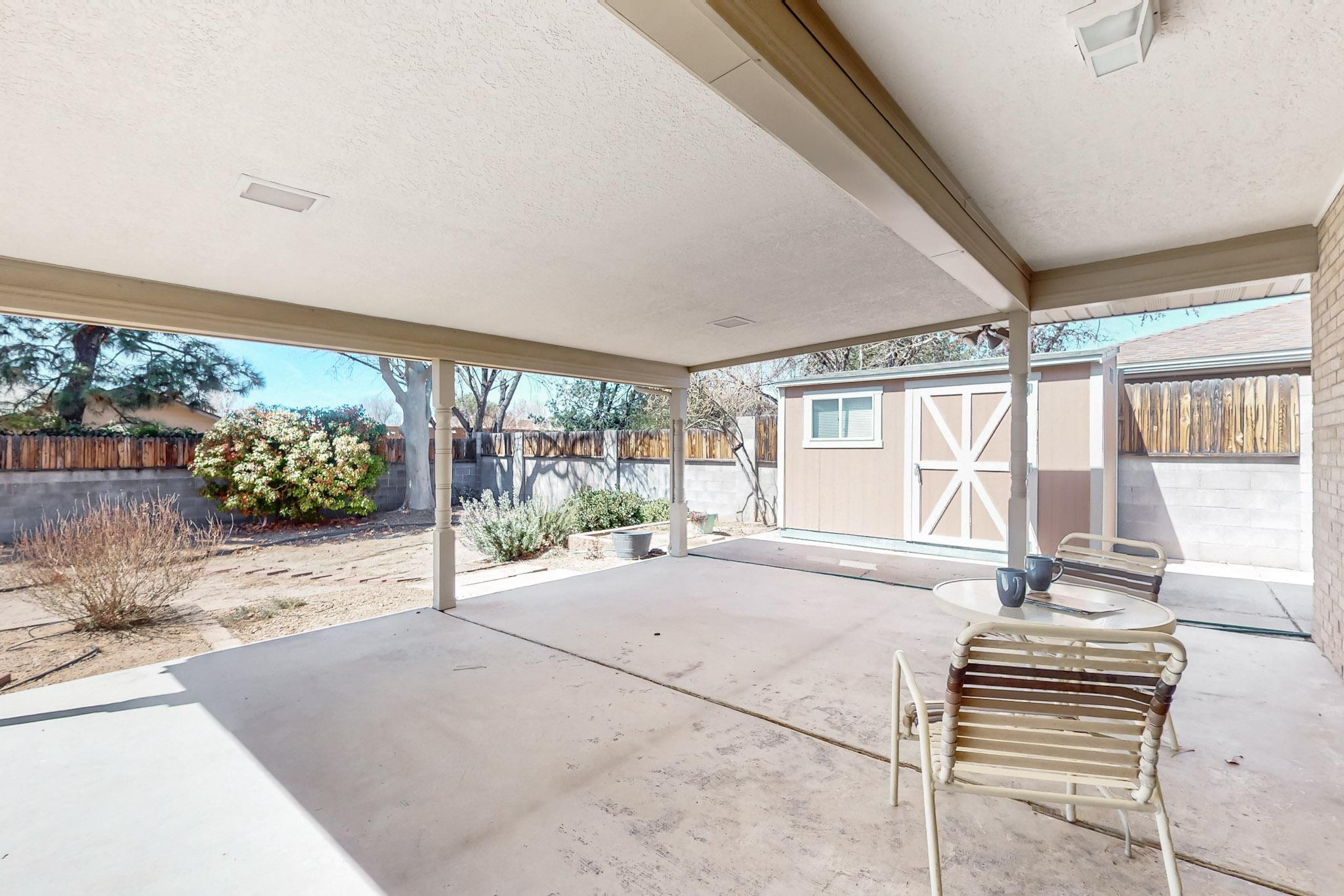 6105 Pueblo Verde Drive NE