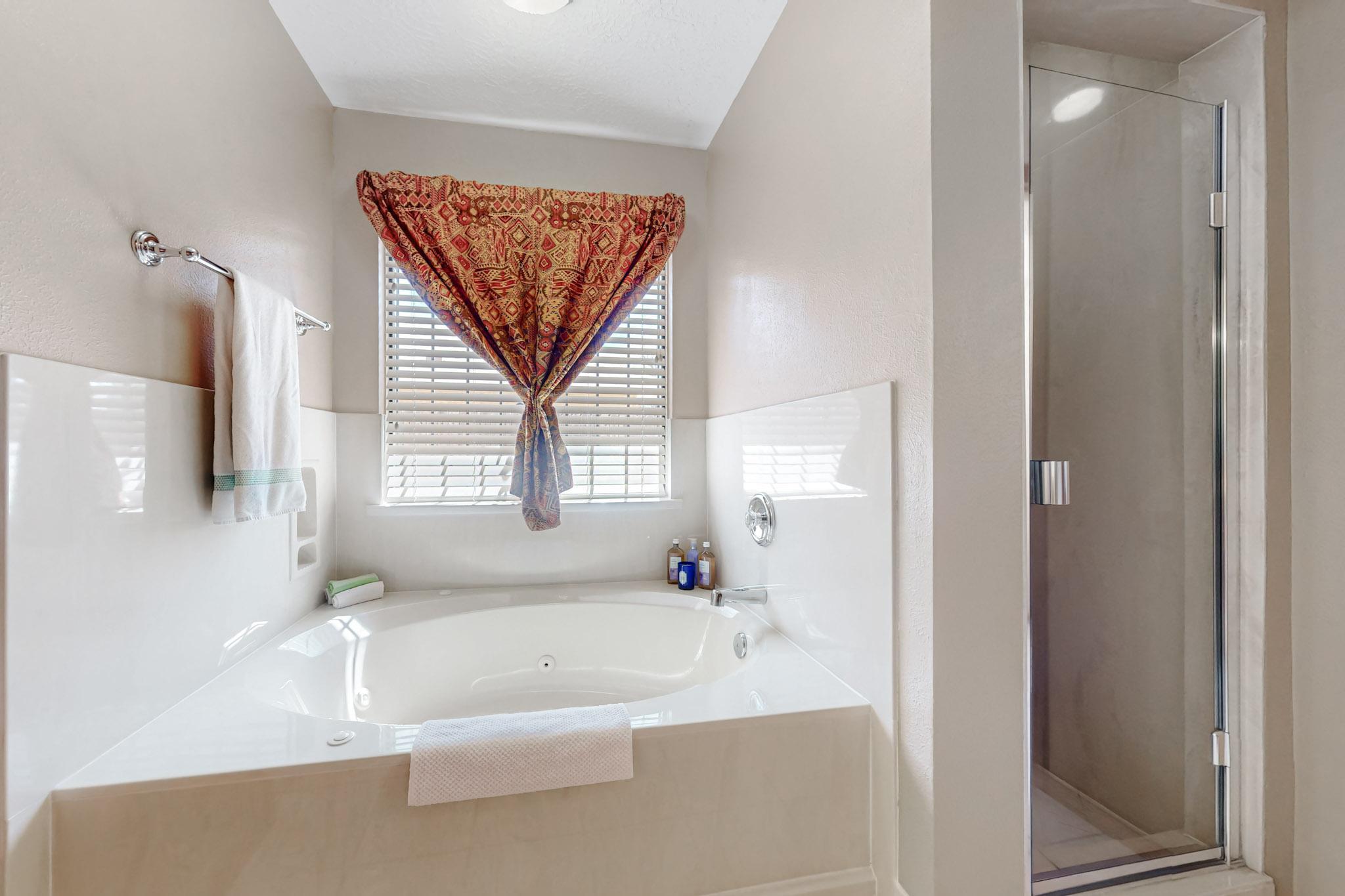 6105 Pueblo Verde Drive NE