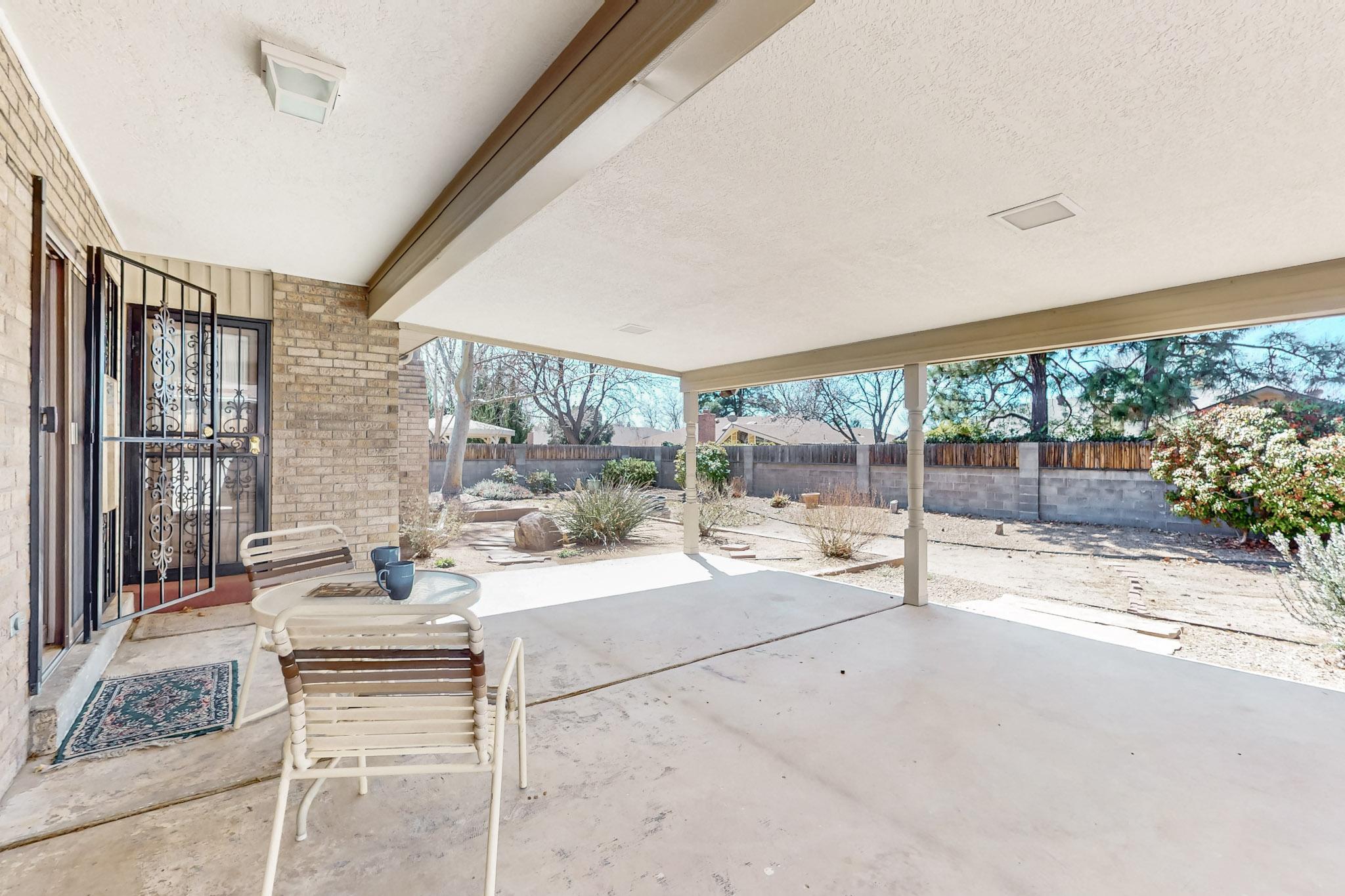 6105 Pueblo Verde Drive NE