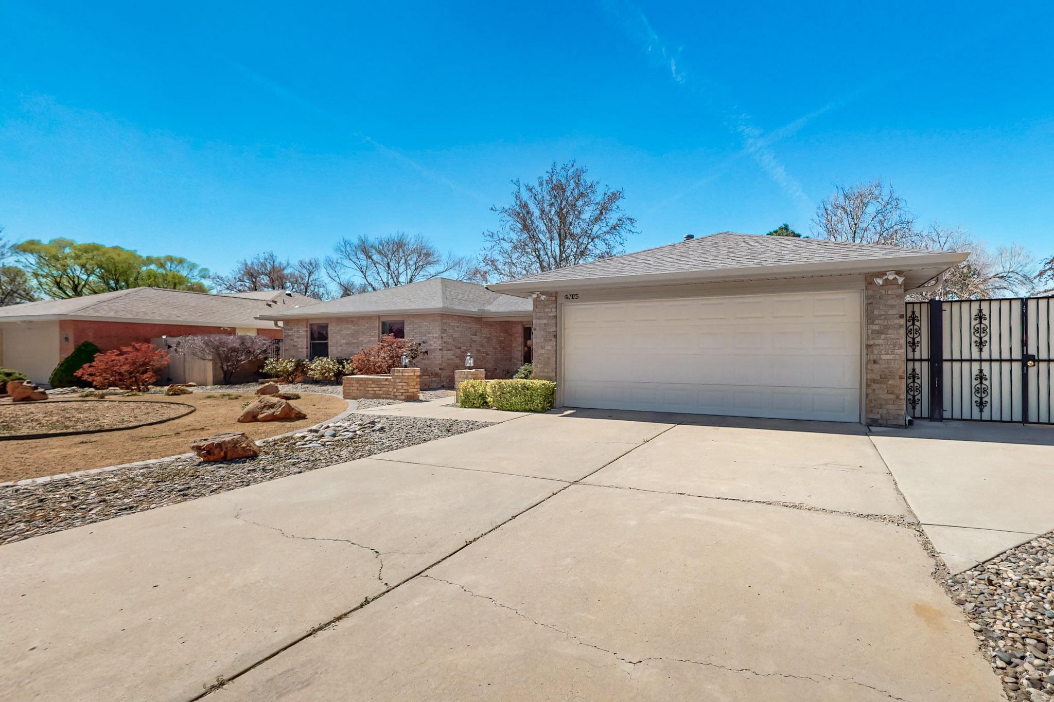 6105 Pueblo Verde Drive NE