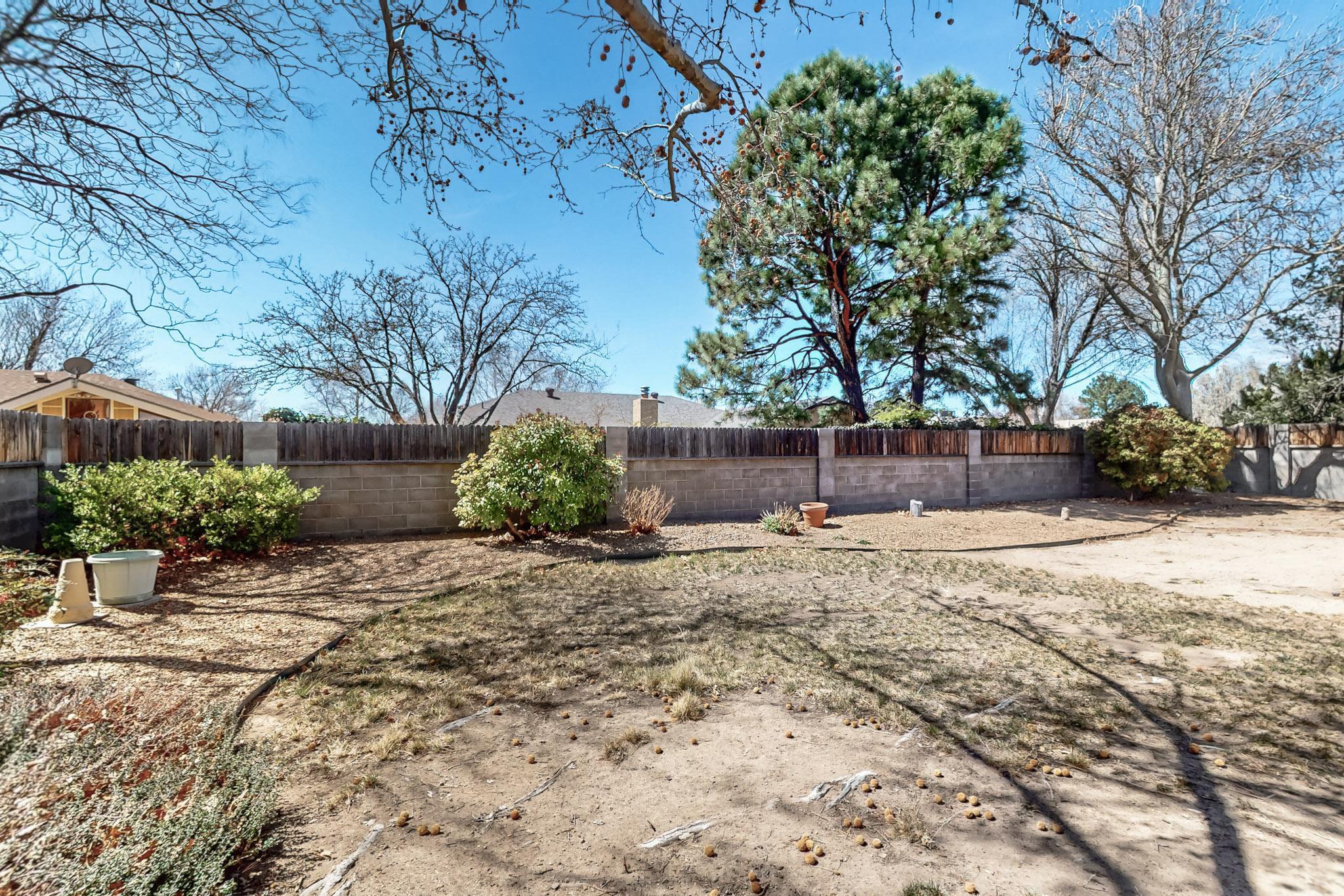 6105 Pueblo Verde Drive NE
