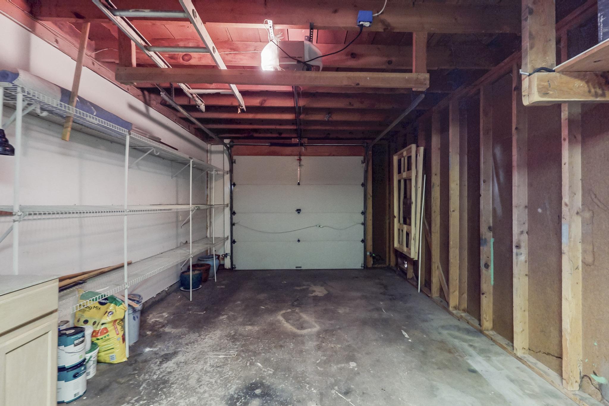 2400 ELIZABETH Street NE