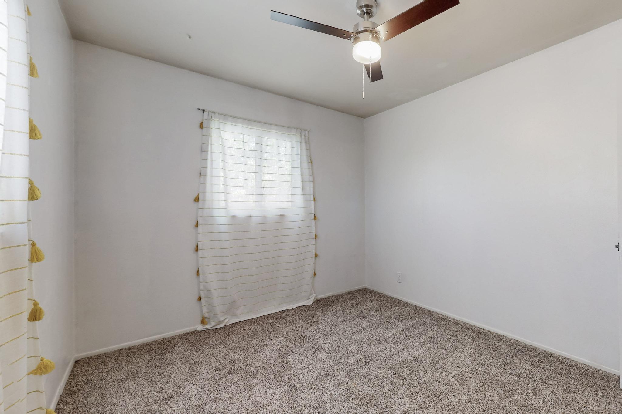 2400 ELIZABETH Street NE