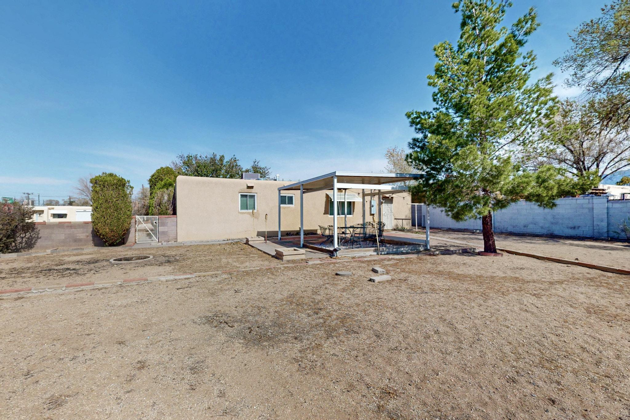 2400 ELIZABETH Street NE