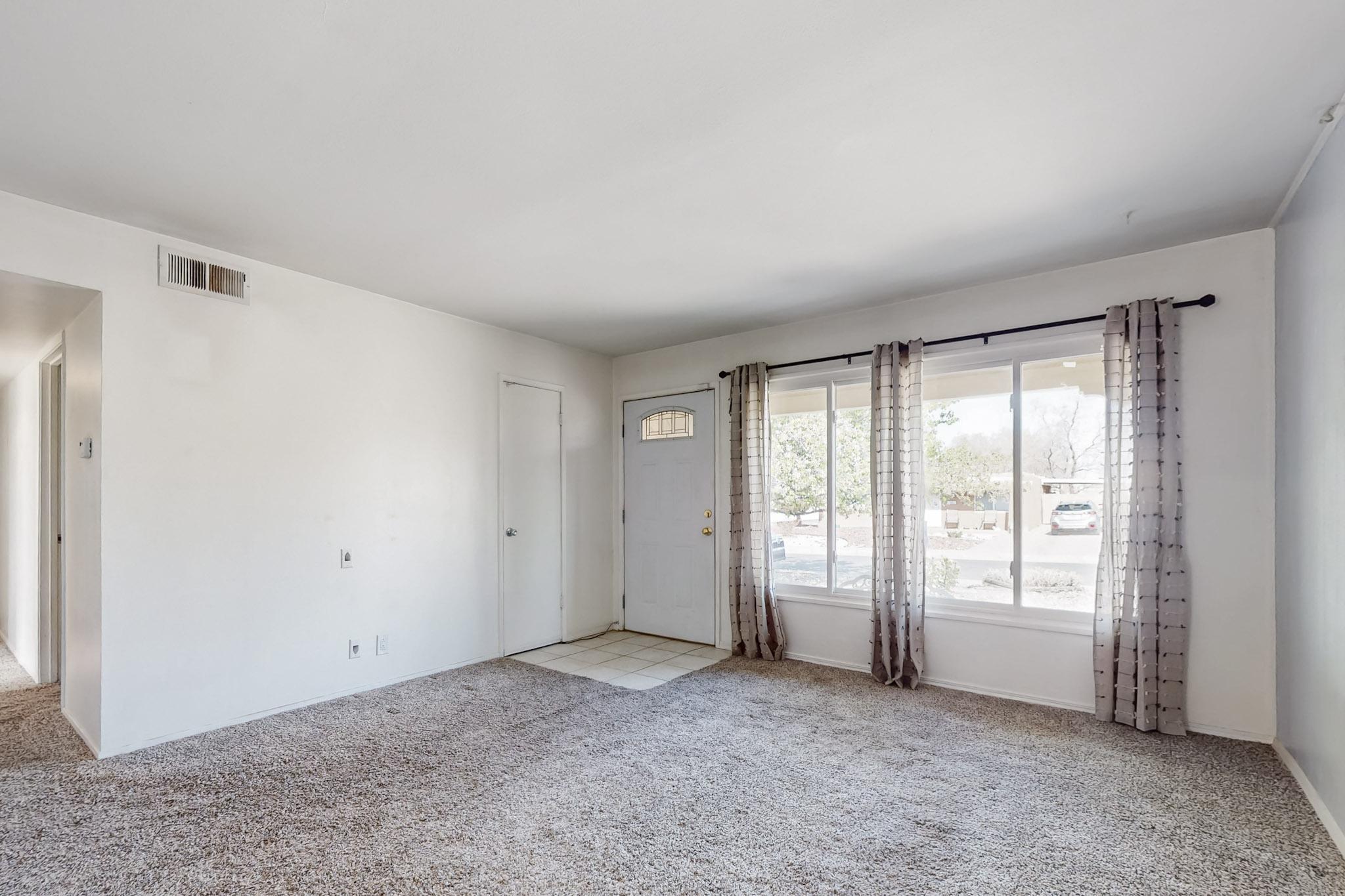 2400 ELIZABETH Street NE